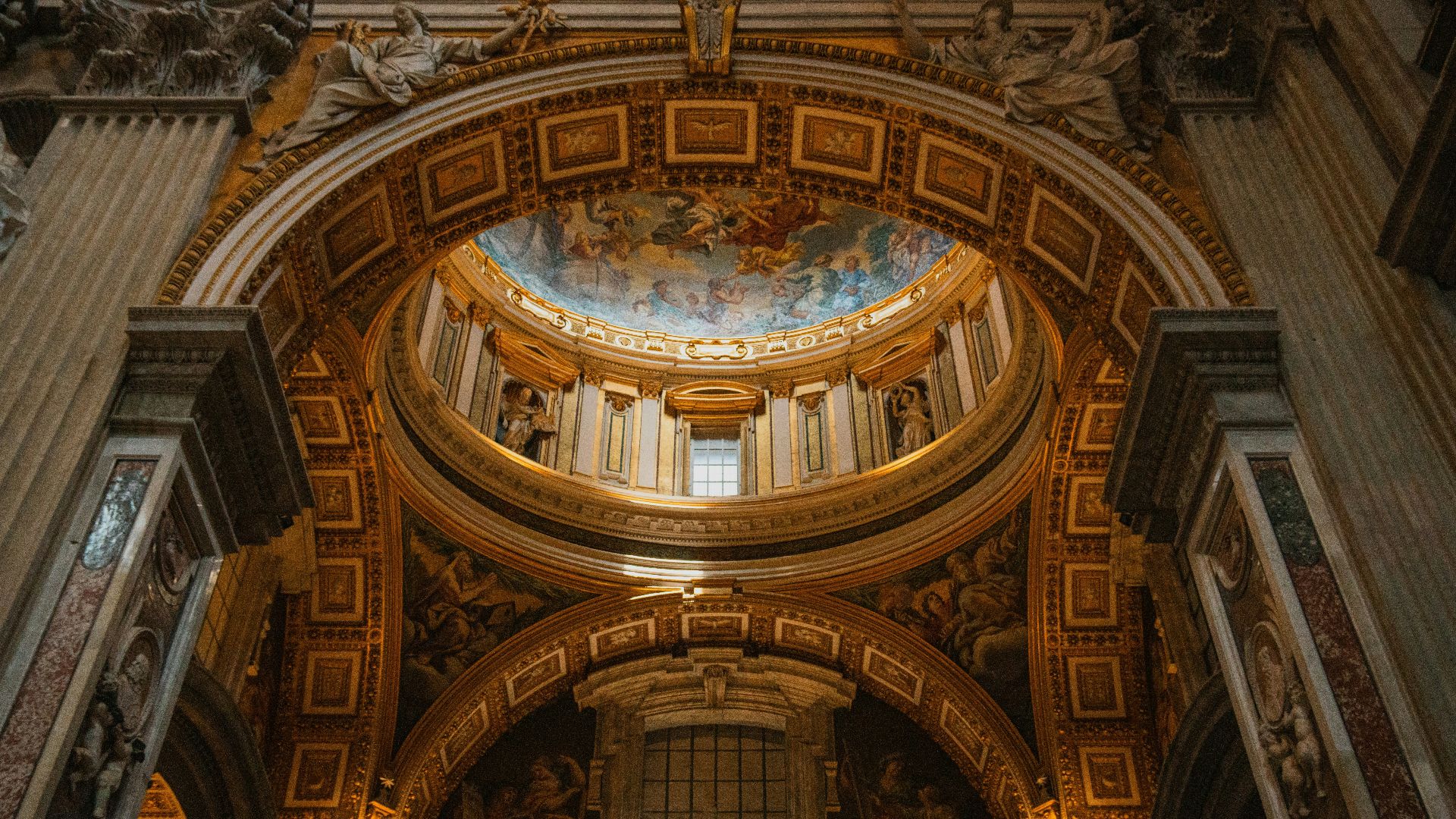 a very large building with a very high ceiling