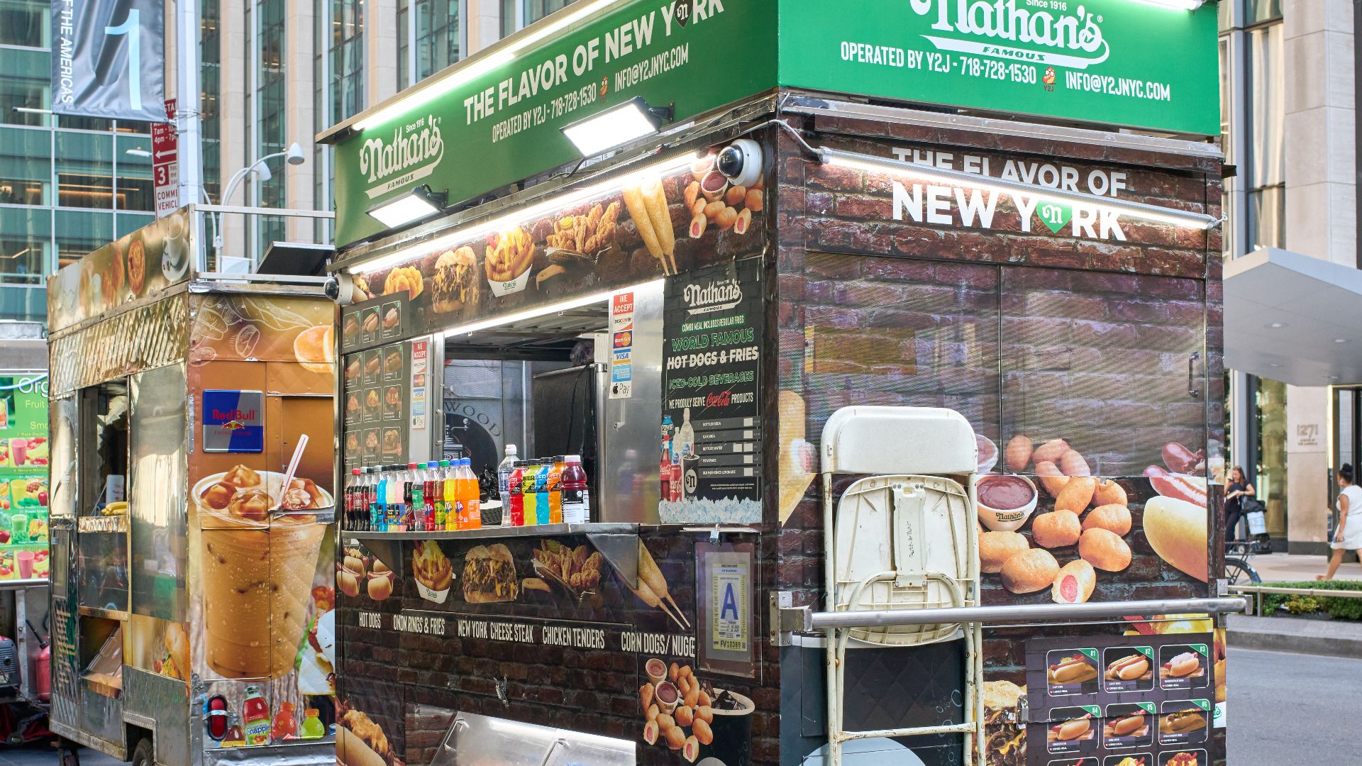File:New York hot dog stand (2024)-L1005645.jpg