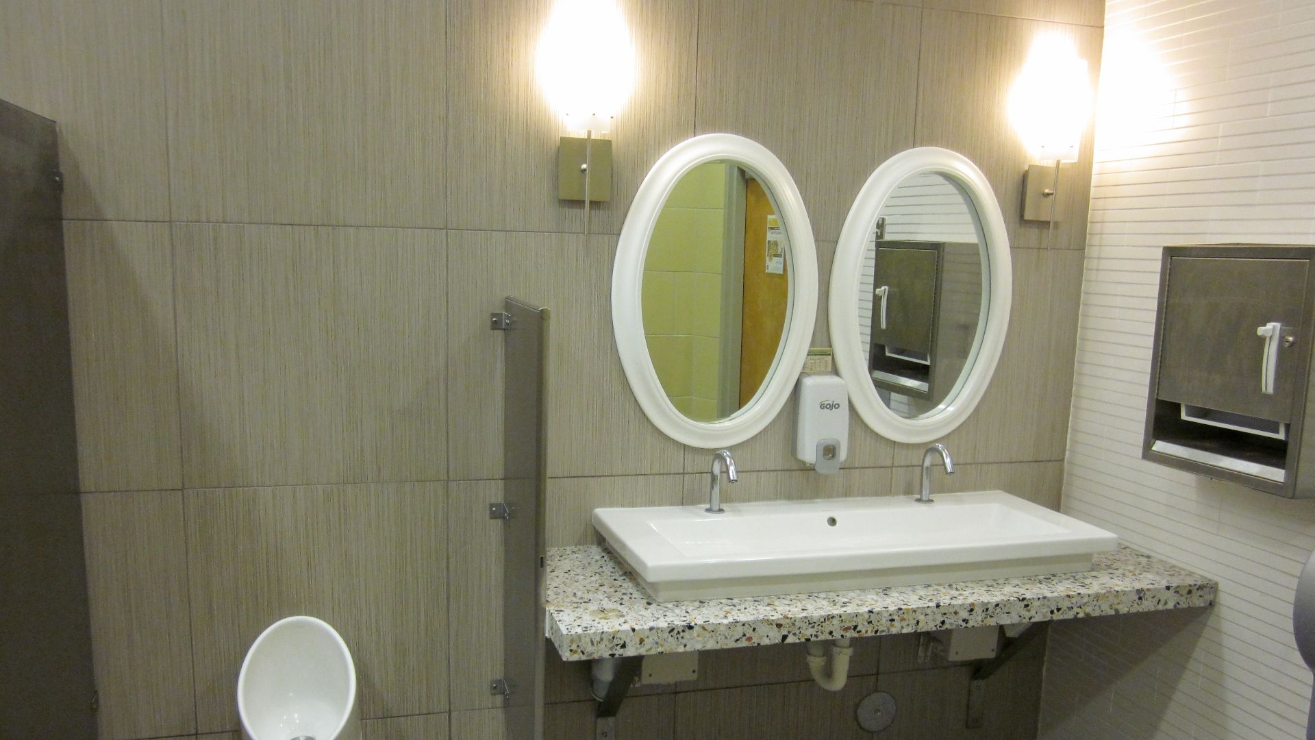 File:Miami Beach Bathroom of Tomorrow.JPG