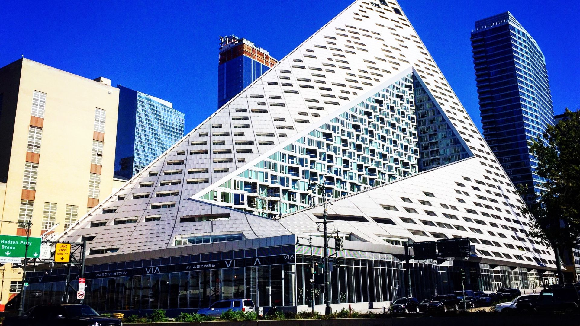 File:VIA 57 West - exterior.jpg