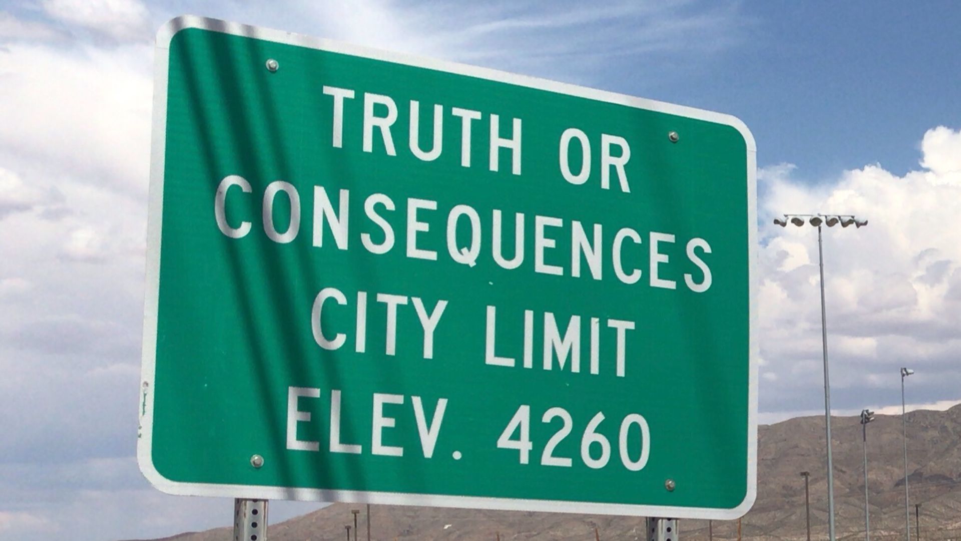 File:Truth or Consequences - town sign.jpg