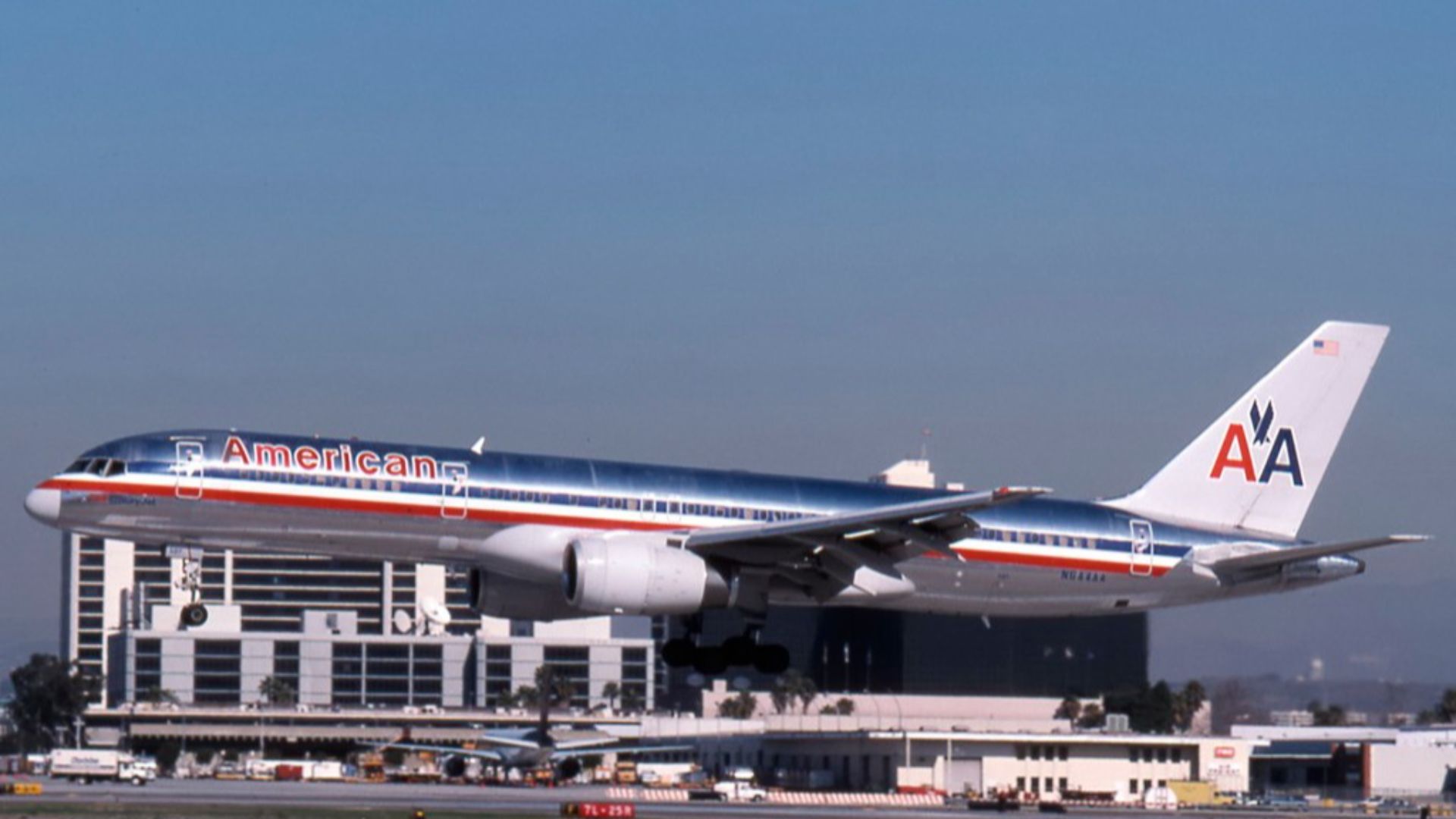 File:Boeing 757-223 - American Airlines - N644AA (1999).jpg