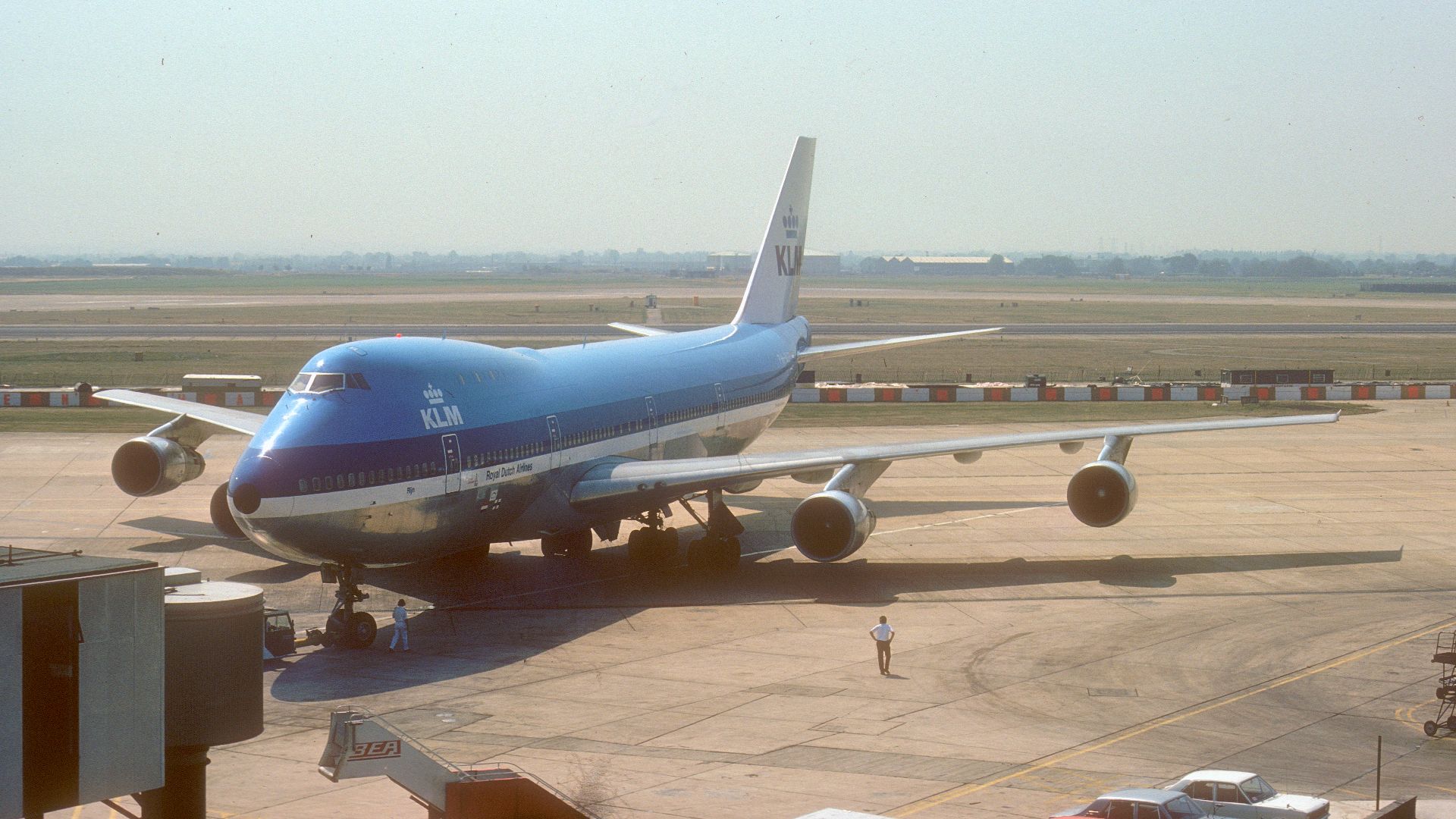 File:KLM Boeing 747-200; PH-BUF@LHR, August 1975.jpg