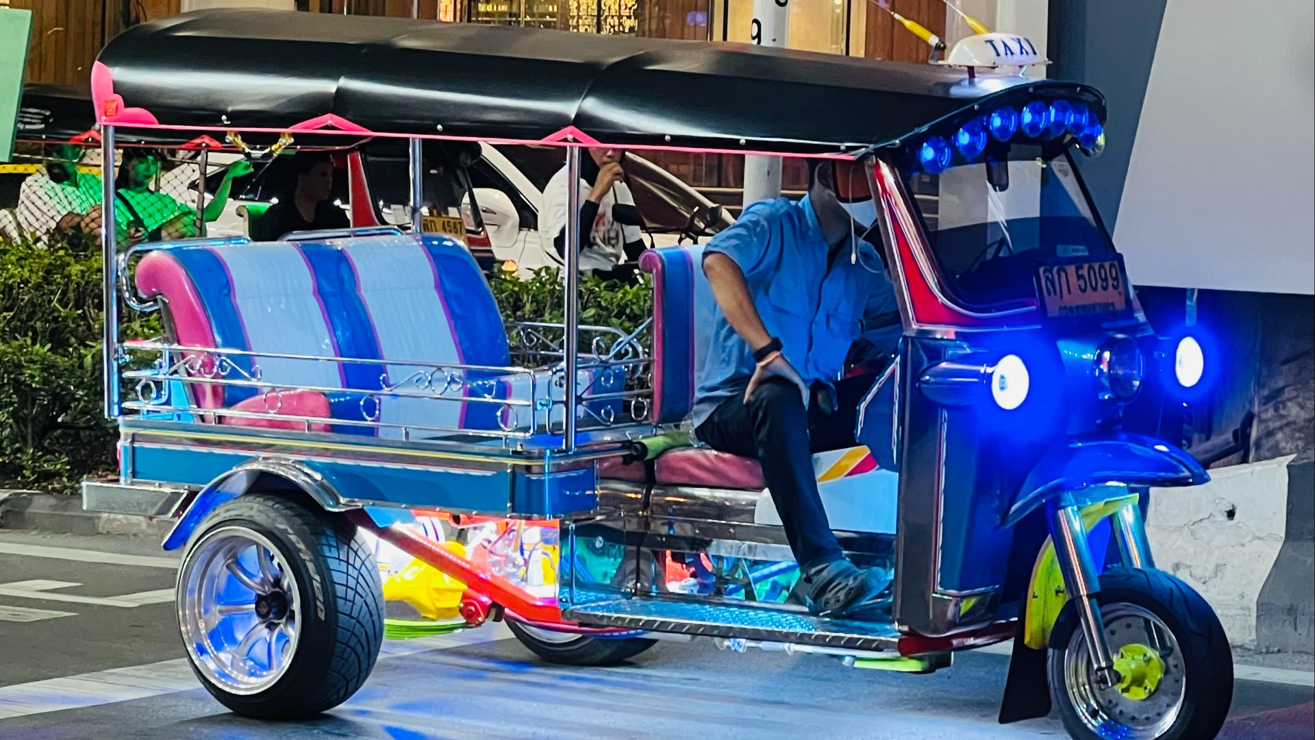 File:(THA-Bangkok) Tuk-tuk สก5099 2024-02-10.jpg