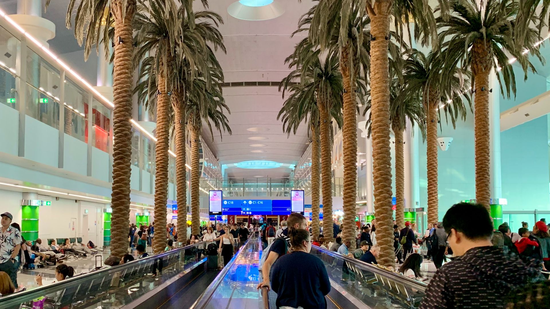 File:Dubai International Airport interior of Terminal 3, 2019, 04.jpg