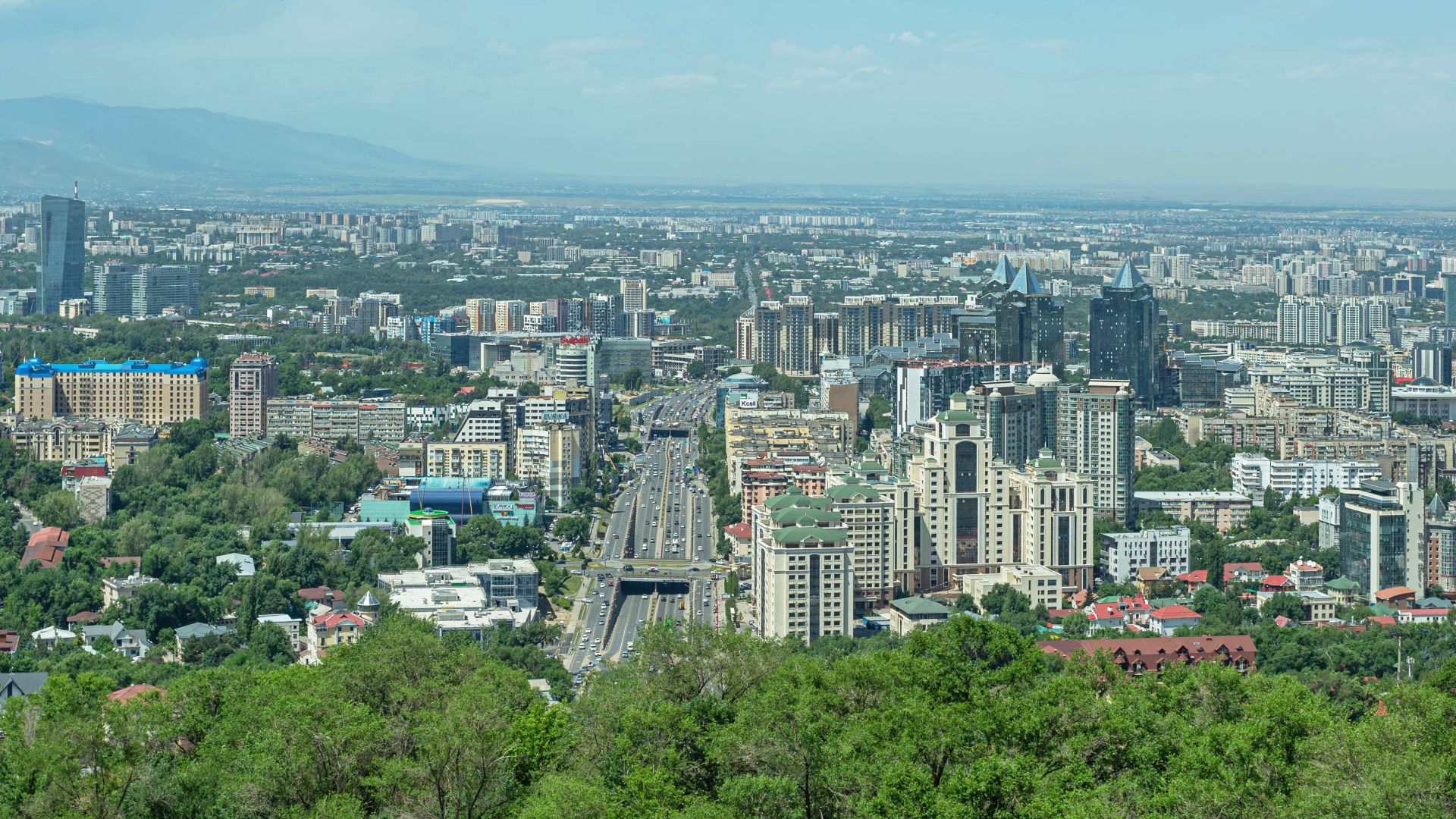 File:13 Вид на Алма-Ату с горы Кок Тюбе.jpg