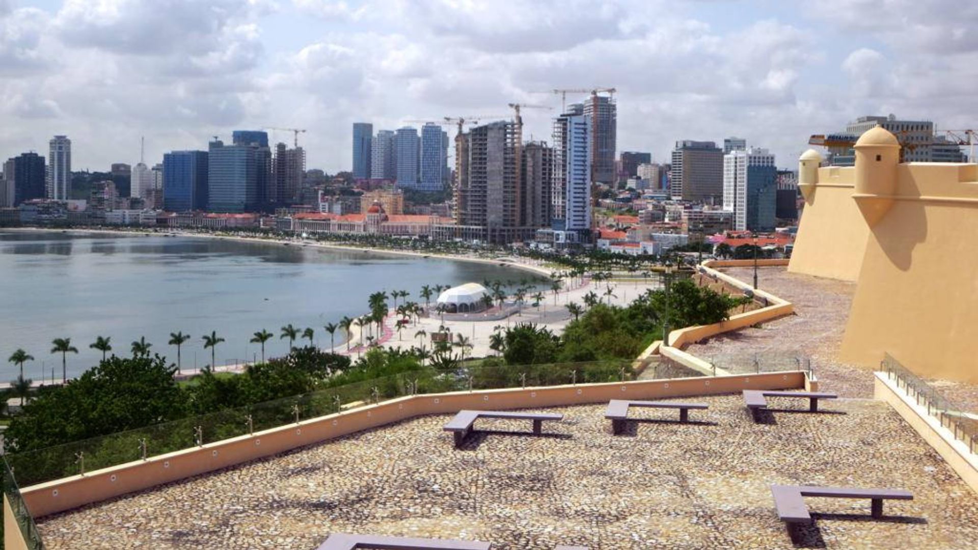 File:Luanda Skyline - Angola 2015.jpg