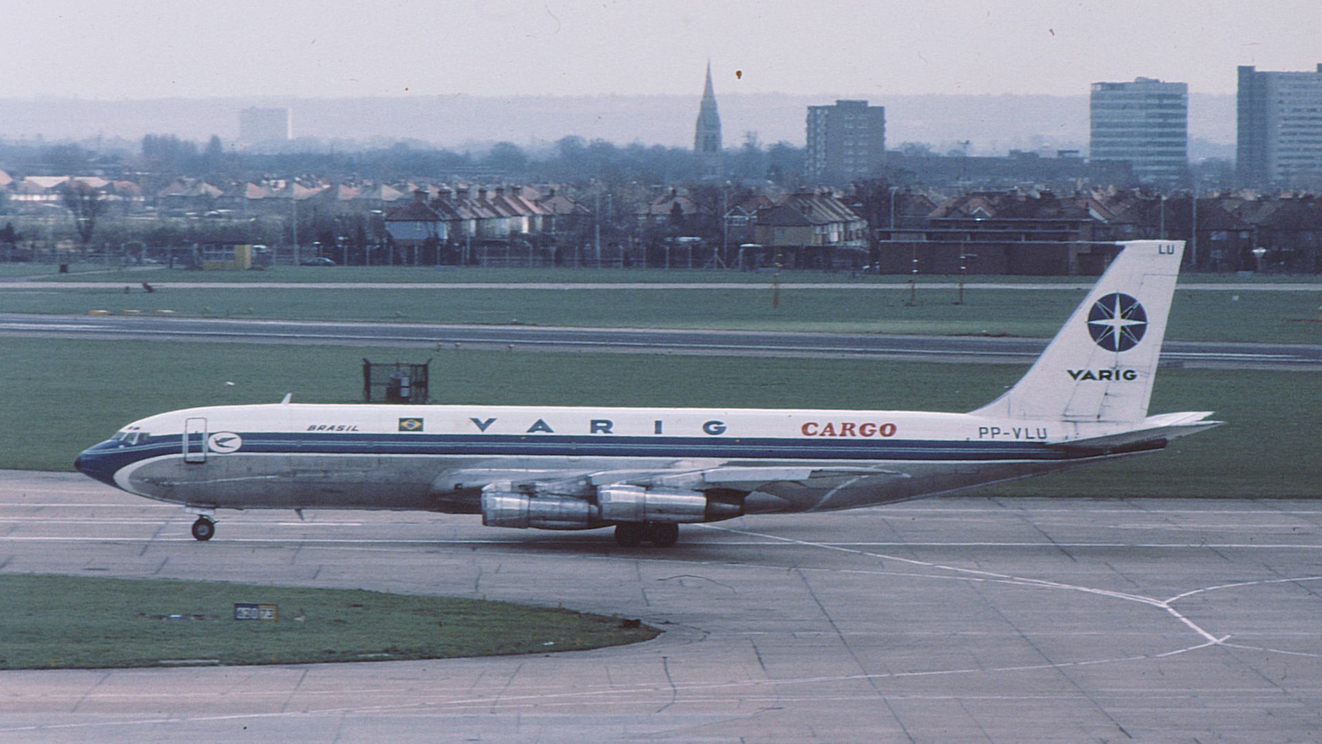 File:PP-VLU Boeing 707-323C.jpg