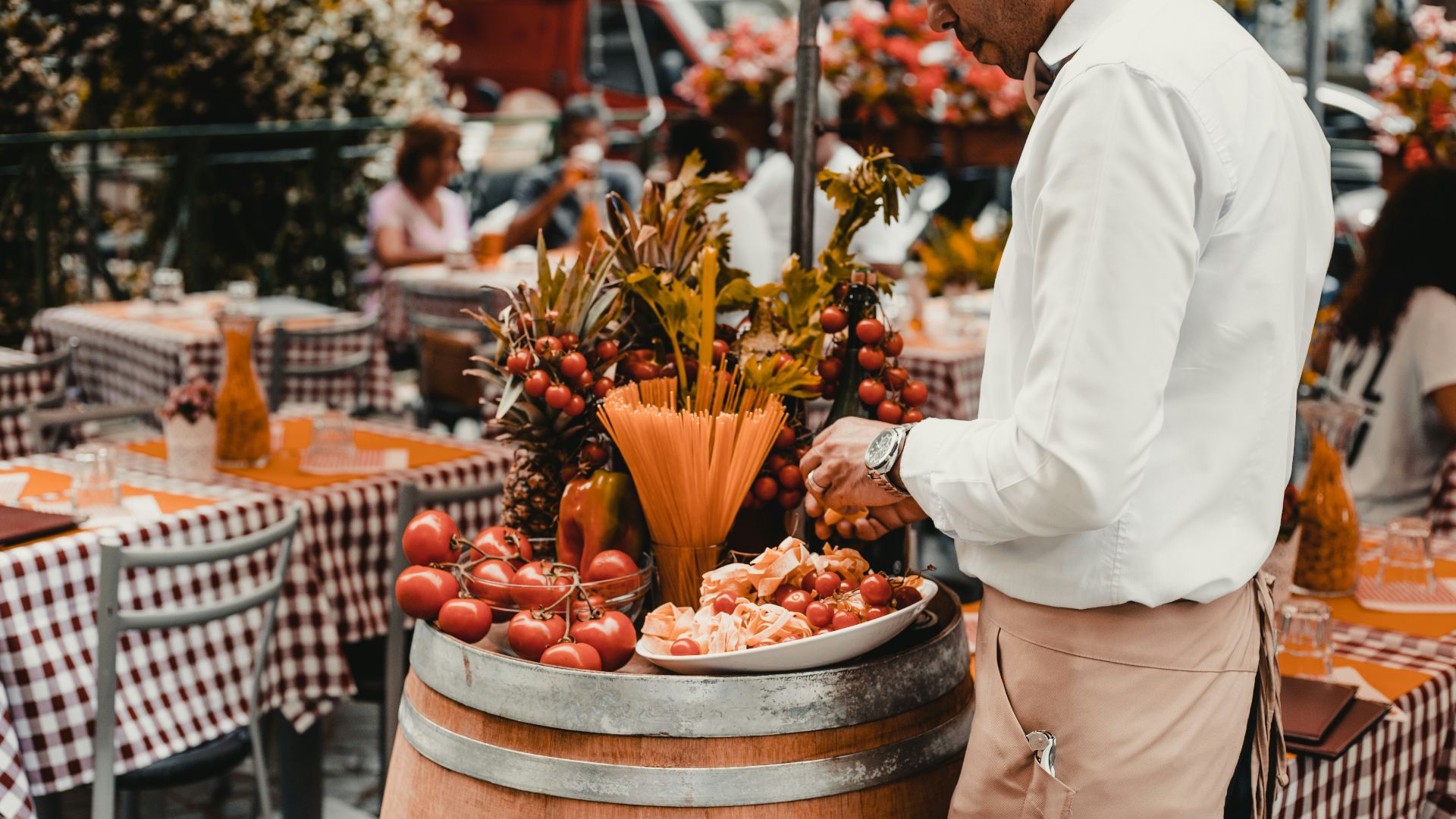 man wearing white dress shirt