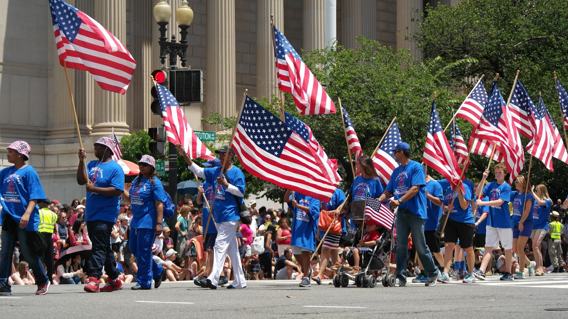 File:4th of July Independence Day Parade 2014 DC (14672975733).jpg