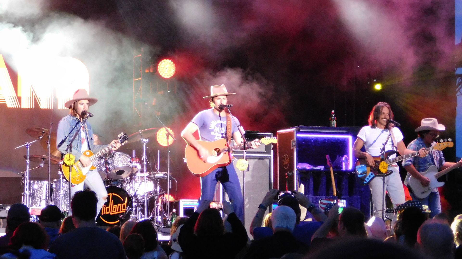 File:Midland in concert - NYS Fair.jpg