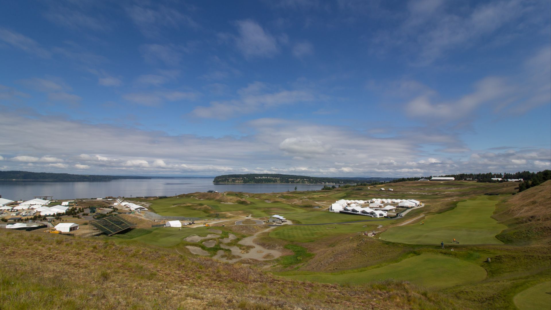 File:Chambers Bay Golf Course (17998597488).jpg