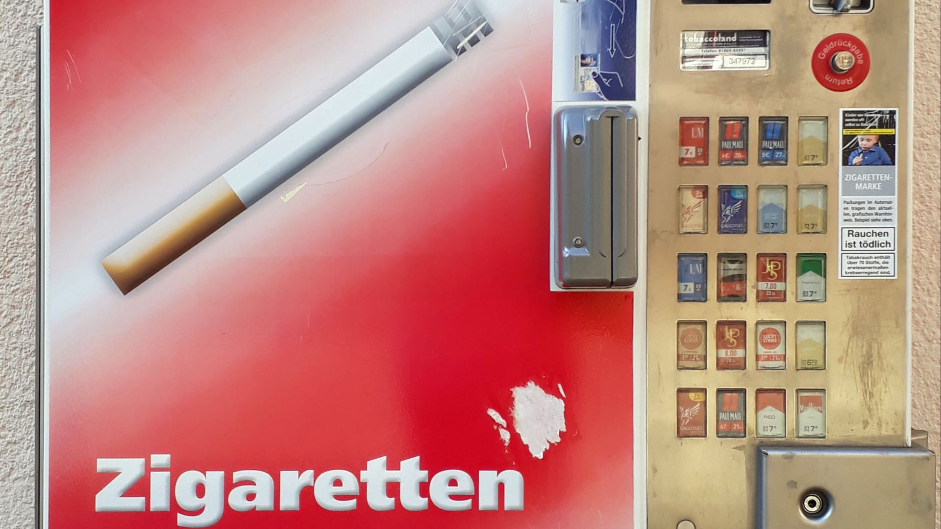 File:A cigarette vending machine in Nuremberg 2019.jpg
