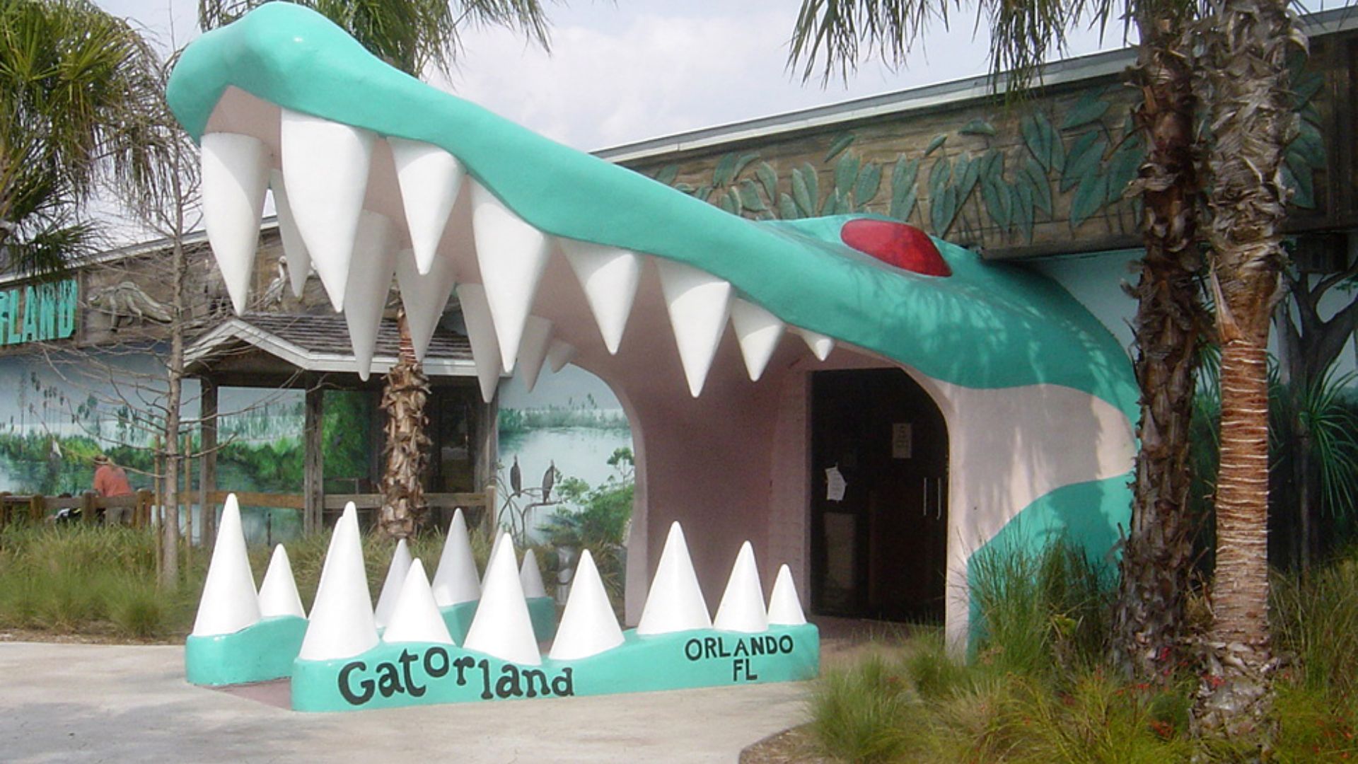 File:Gatorland entrance -Florida-23Feb2006.jpg