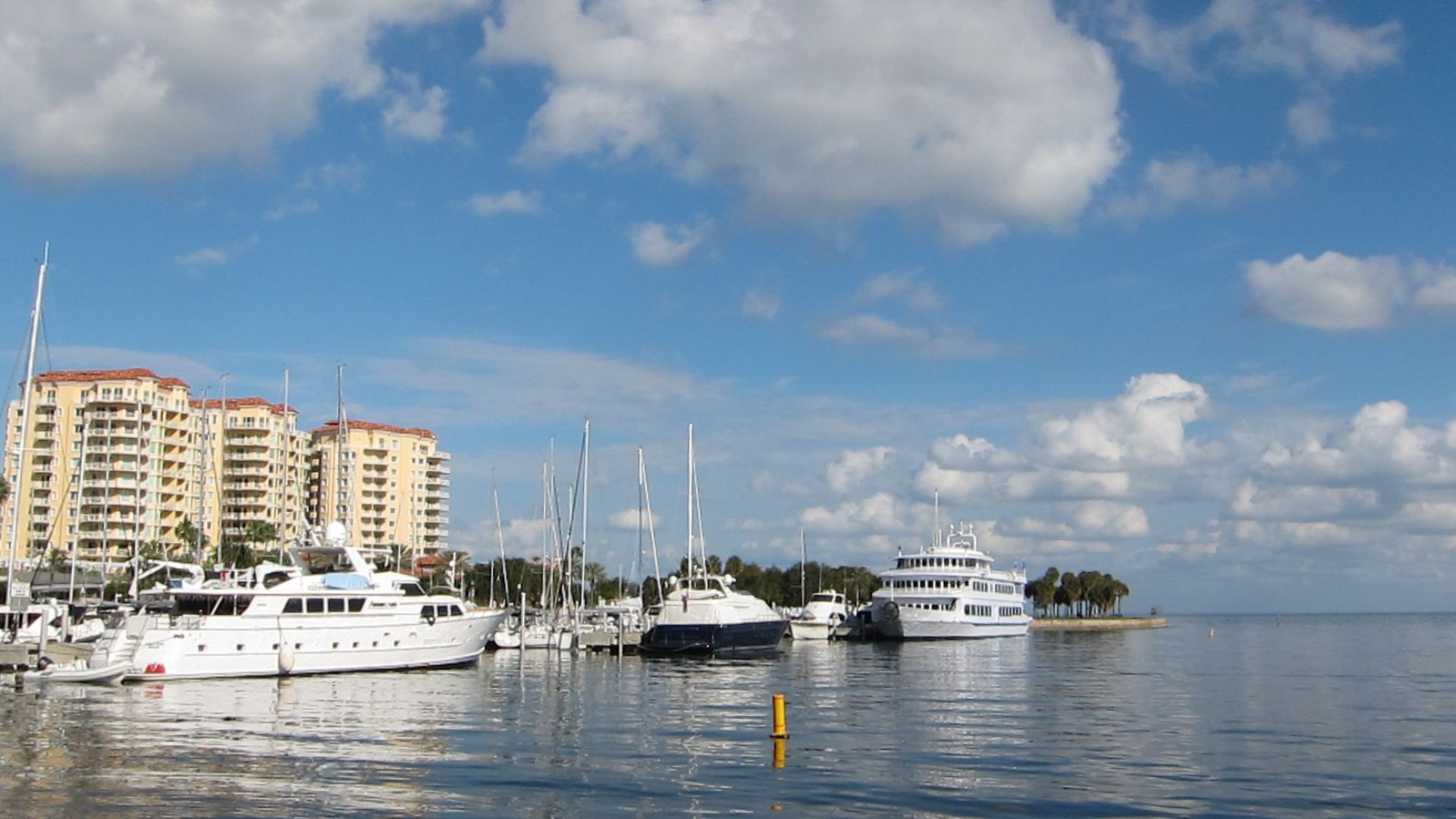 File:Saint Petersburg,Florida,USA. - panoramio.jpg