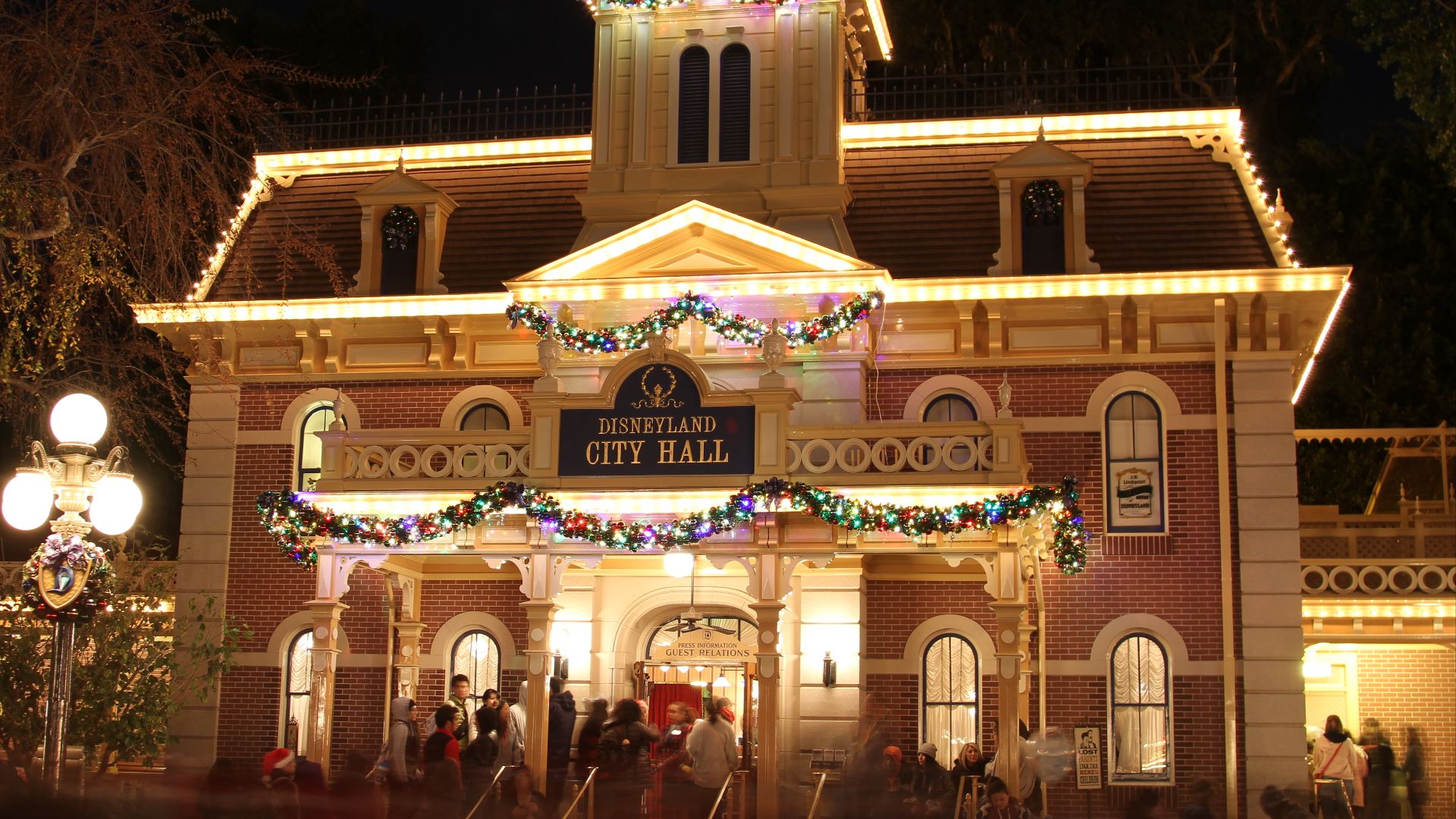 File:Disneyland City Hall Christmas decor.jpg