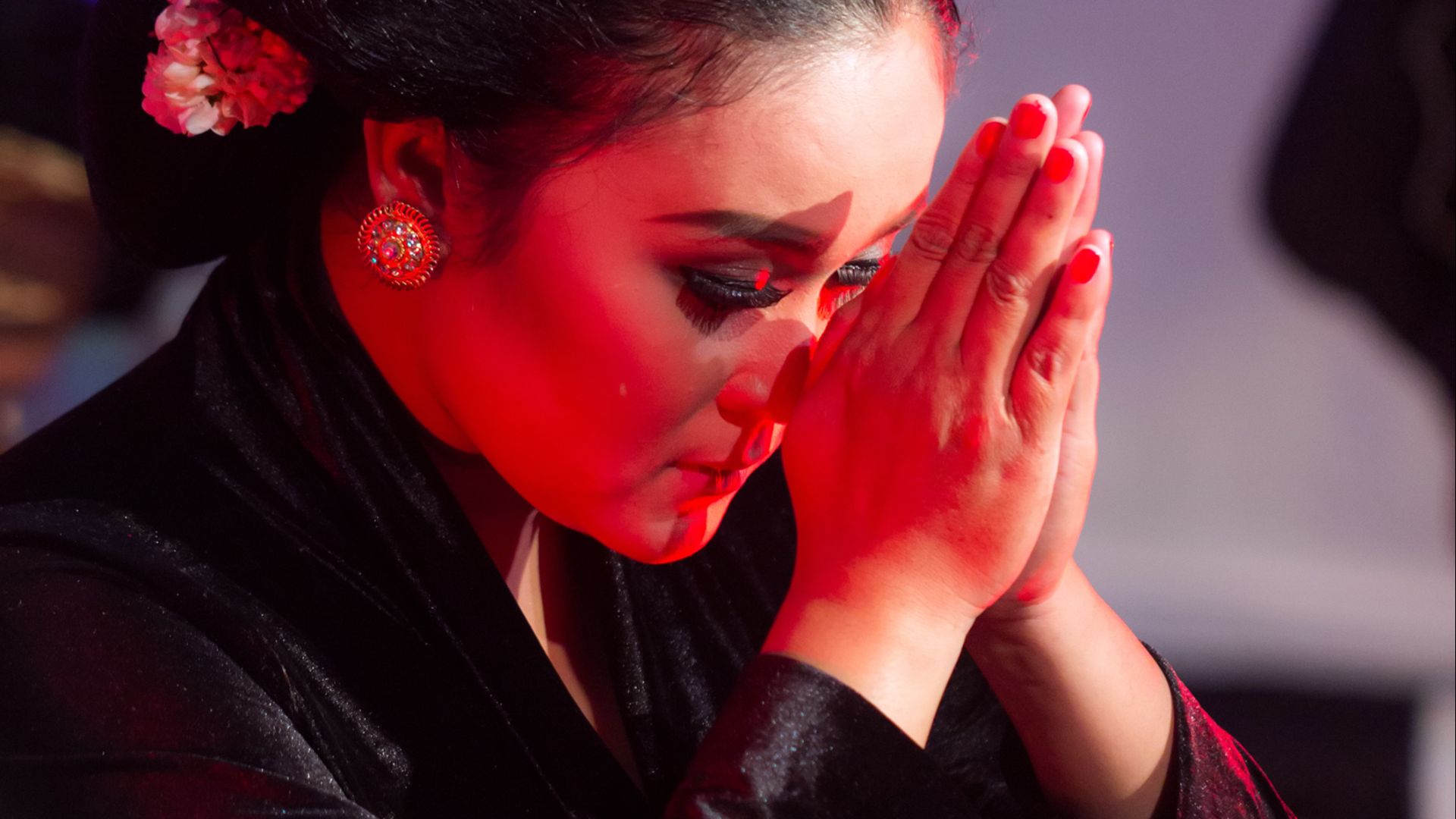 File:Javanese tembang and dance fusion performance, Sonobudoyo Museum, Yogyakarta, 2017-12-05 06.jpg