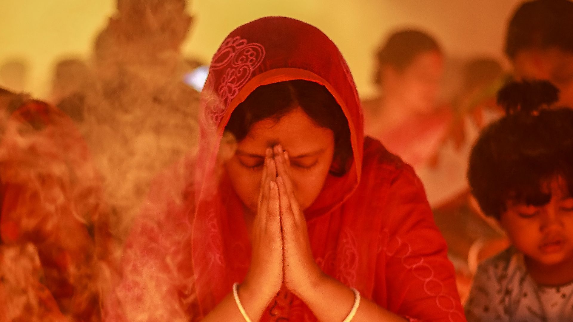 File:Religious Fasting Festival Rakher Upobash 25.jpg