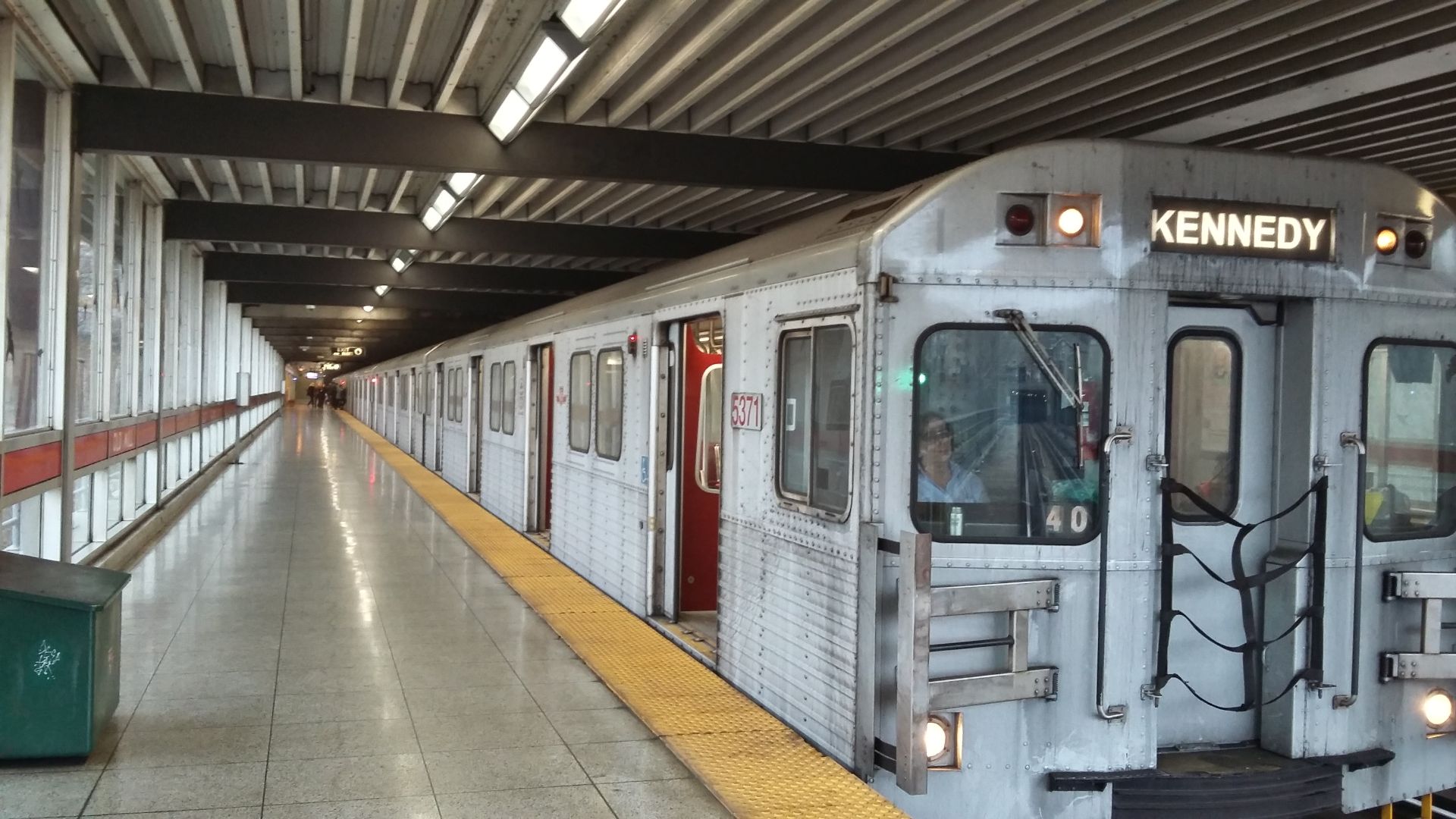 File:Eastbound train at Old Mill station.jpg