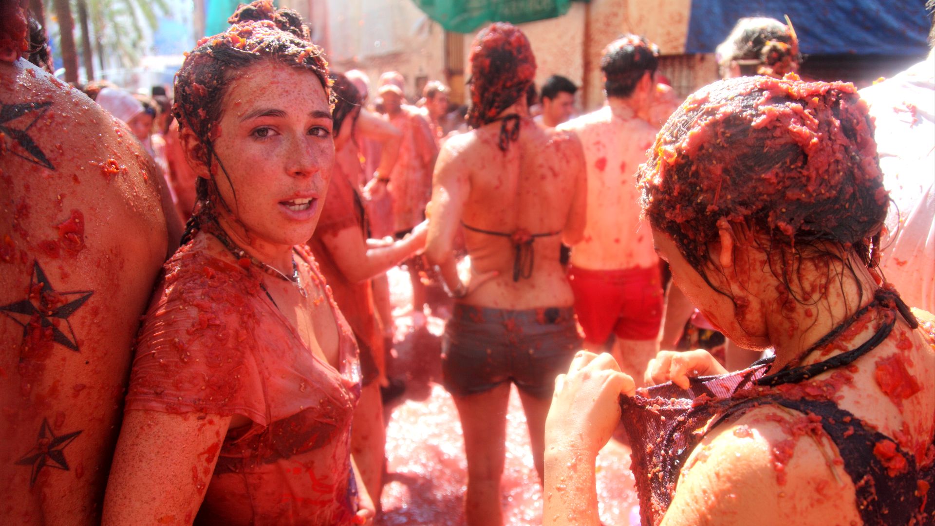 File:La Tomatina (25.08.2010) - Spain, Buñol 21.jpg