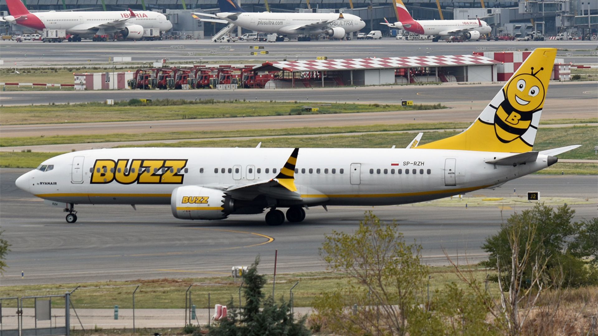 File:Buzz, SP-RZH, Boeing 737-8200 MAX.jpg