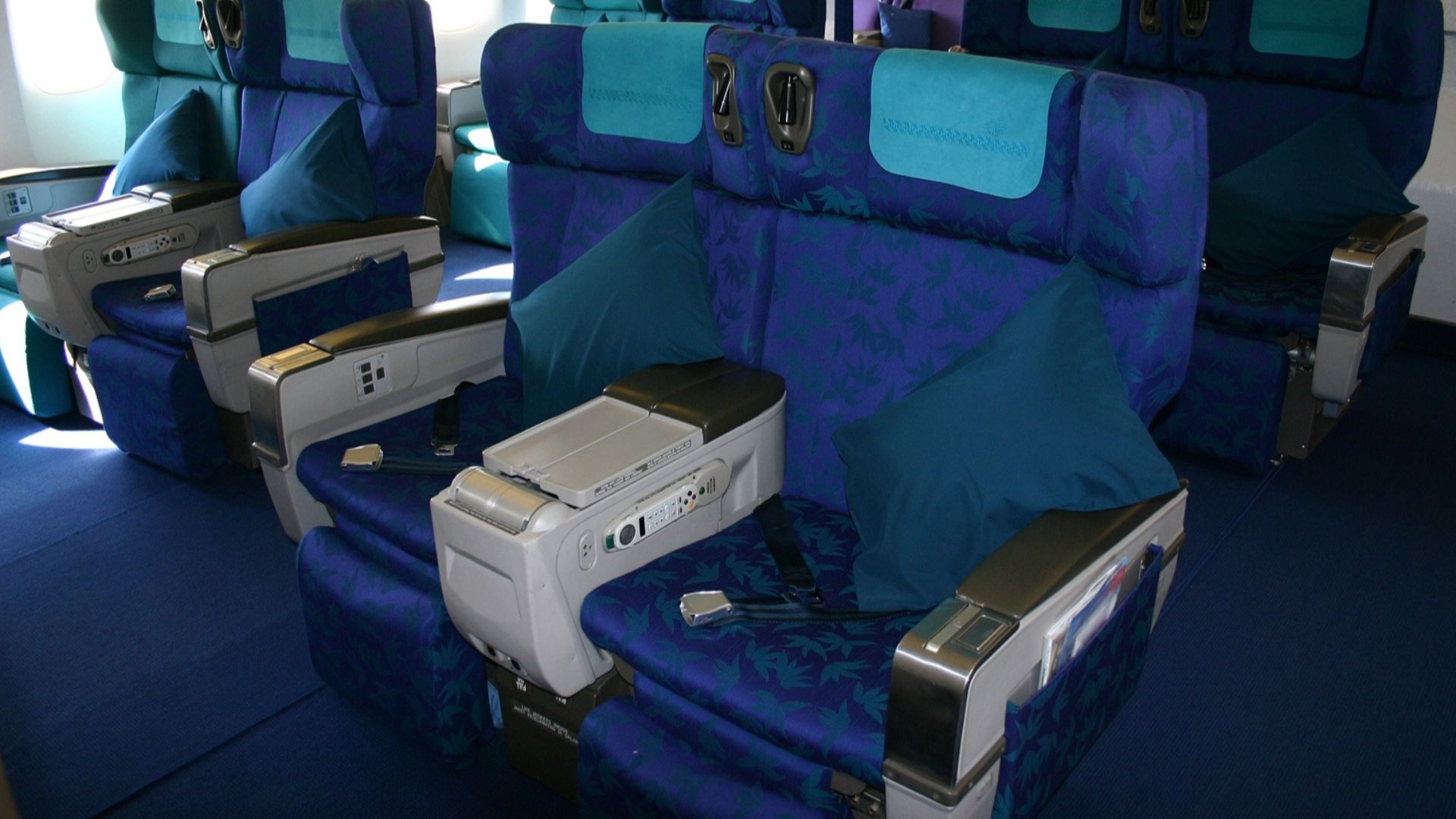 File:Boeing 777-2H6-ER, Malaysia Airlines AN0559106.jpg