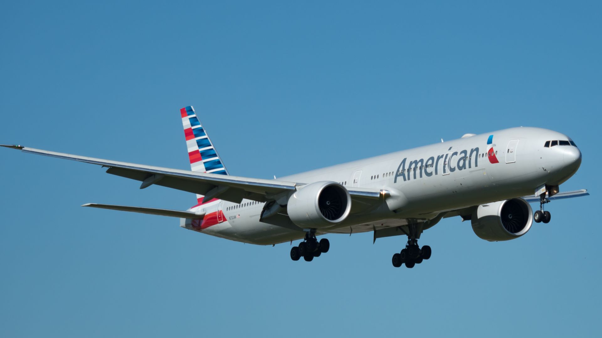 File:American Airlines Boeing 777-300ER (N732AN) at Miami International Airport.jpg