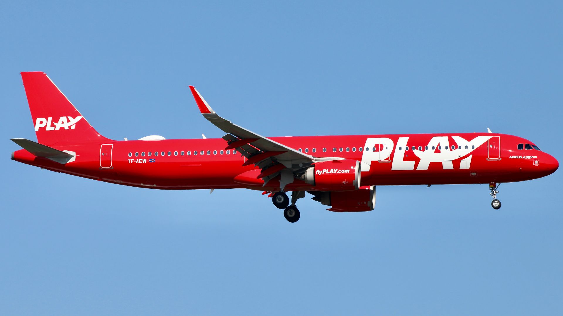 File:TF-AEW A321-251Neo Play Stansted 18.7.21.jpg