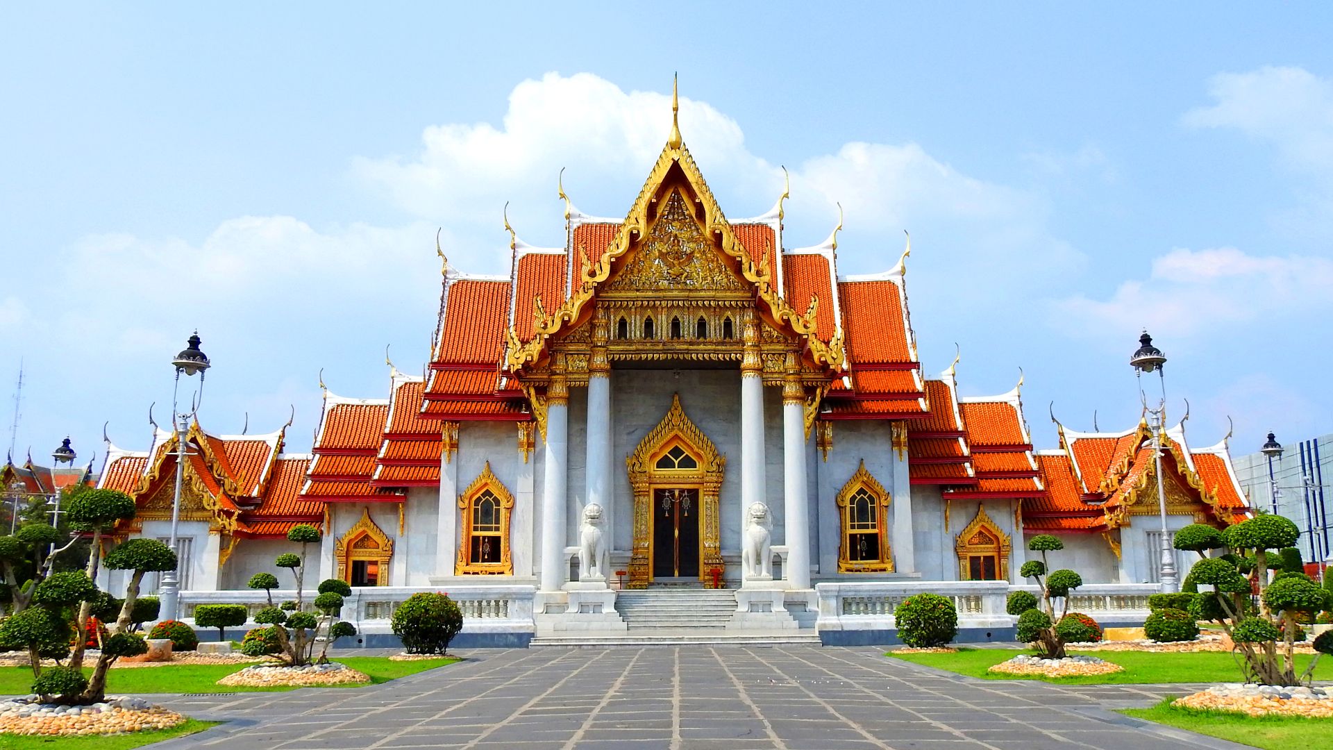 File:Wat Benchamabophit 4 (2019).jpg