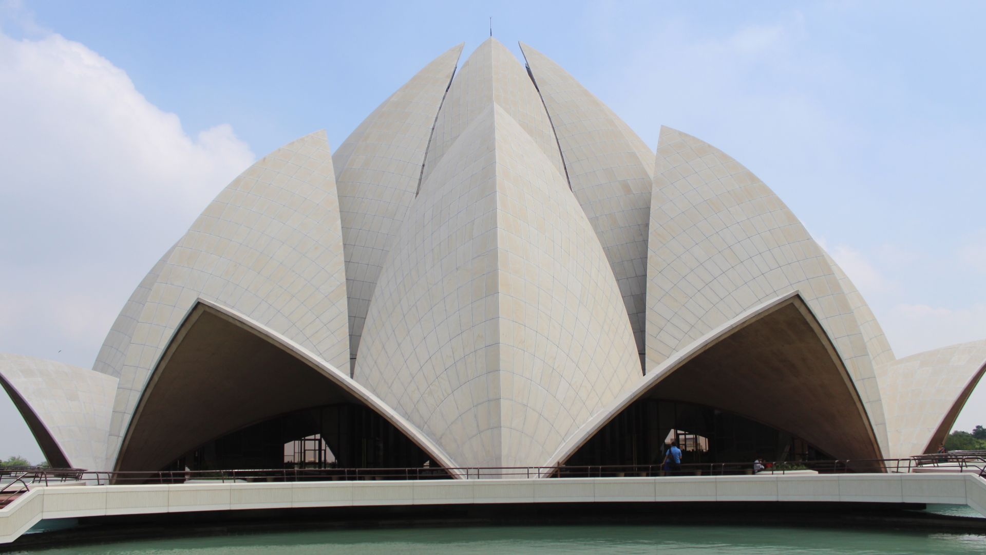 File:Lovely Lotus temple.jpg
