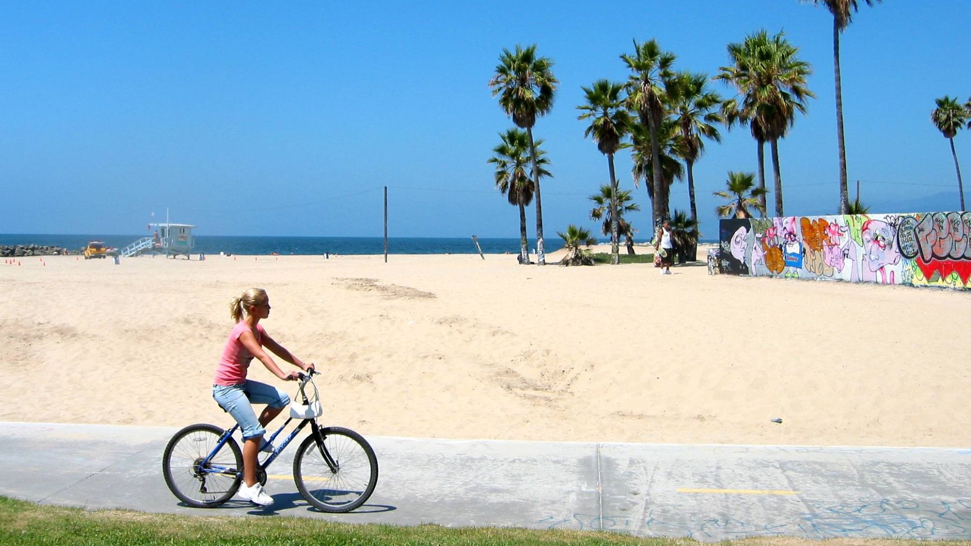 File:Venice Beach - panoramio - tonyfurrer.jpg