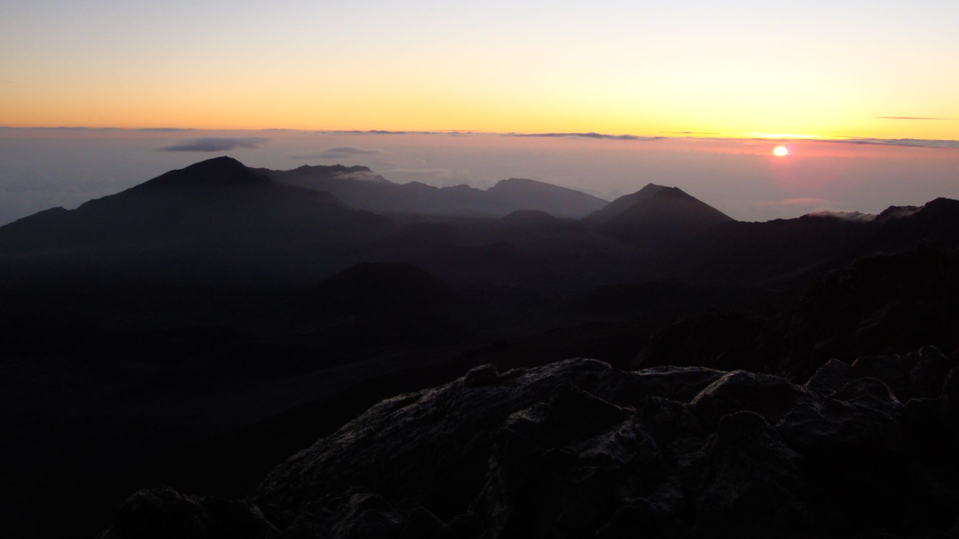 File:Haleakala Sunrise Jan2009.jpg