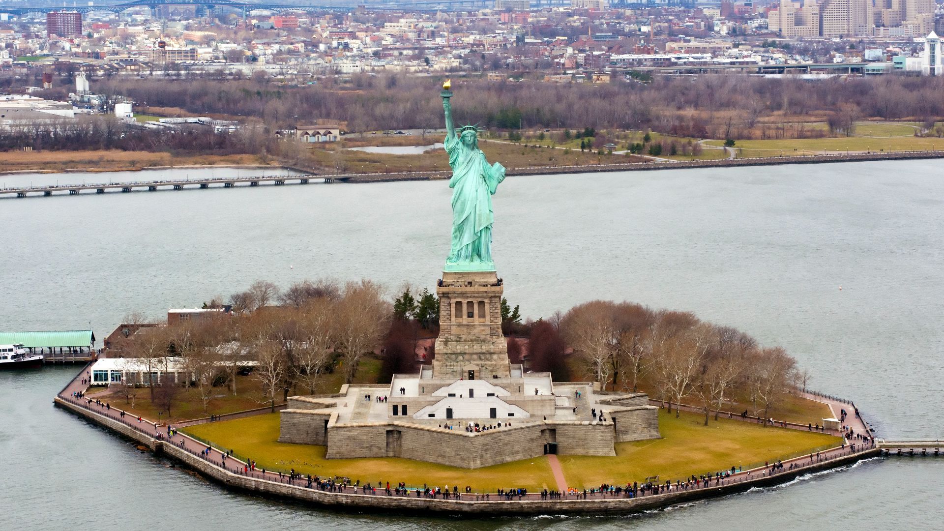 File:Liberty Island photo Don Ramey Logan.jpg