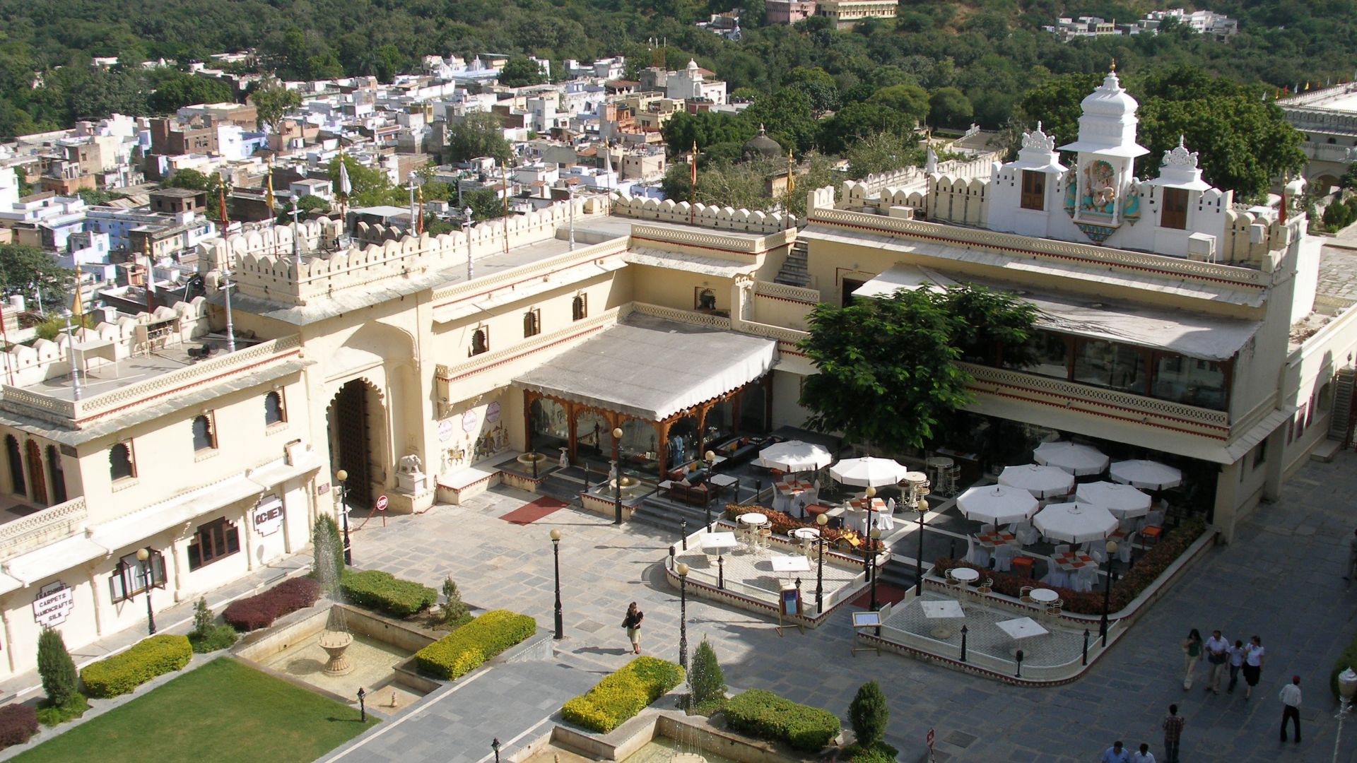 File:Udaipur, India, The inner courtyard of the Udaipur Palace.jpg