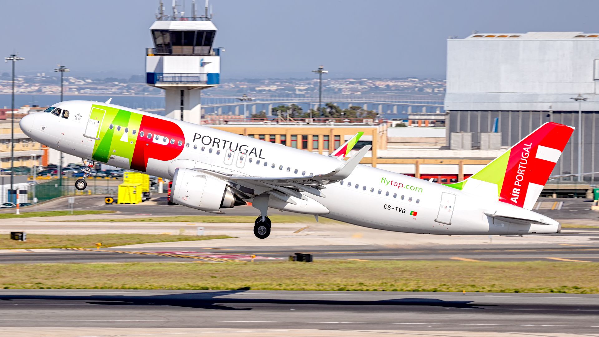 File:TAP Air Portugal A320neo (CS-TVB).jpg