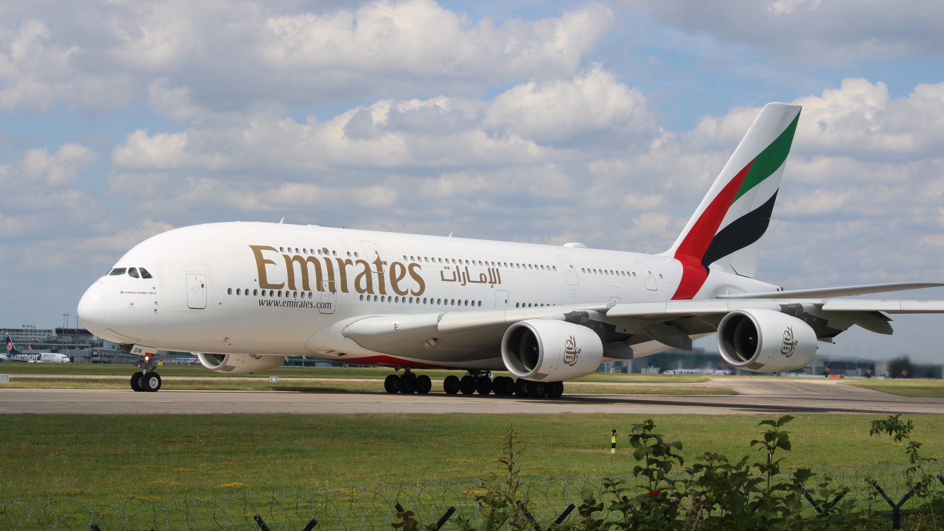 File:A6-EOP Airbus A380-861 Emirates Airline, Manchester - 53897758548.jpg