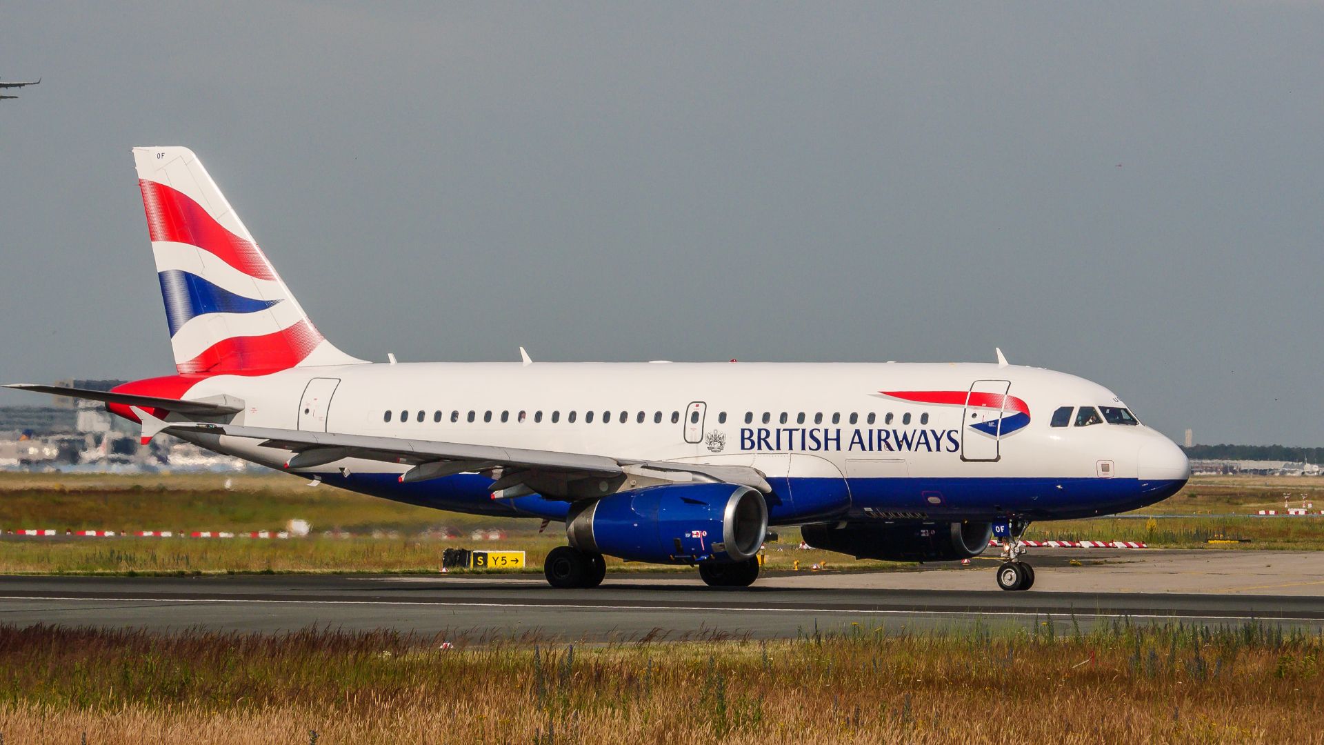 File:G-EUOF- British Airways Airbus A319.jpg
