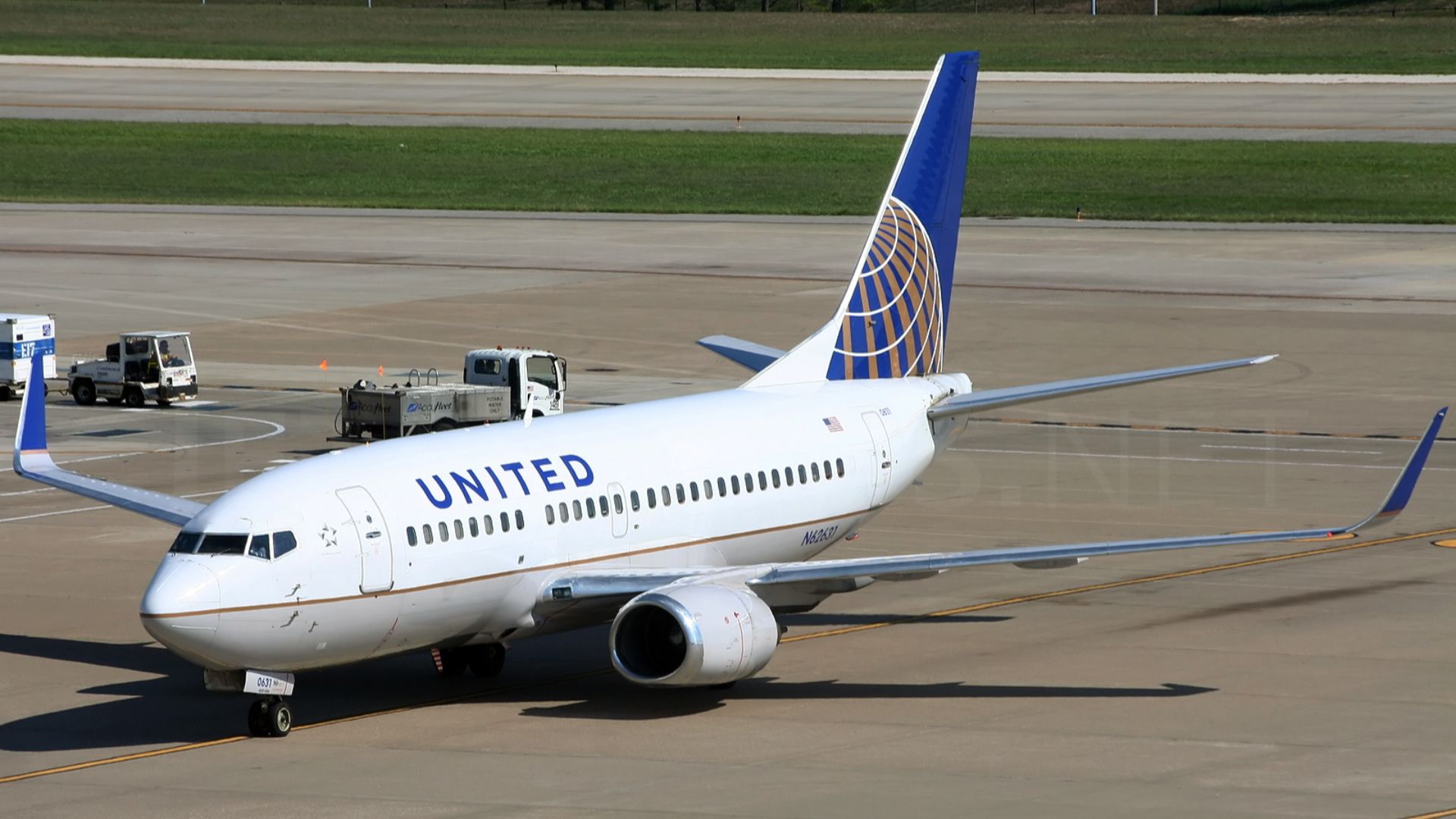 File:Boeing 737-524, United Airlines (Continental Airlines) JP7185324.jpg