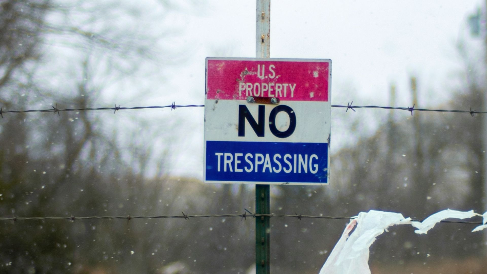 no trespassing signage