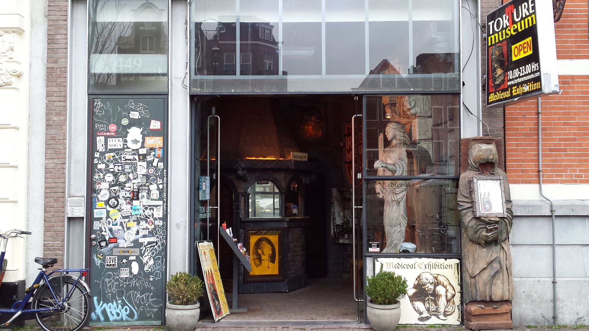 File:Amsterdam Torture Museum 2013.jpg