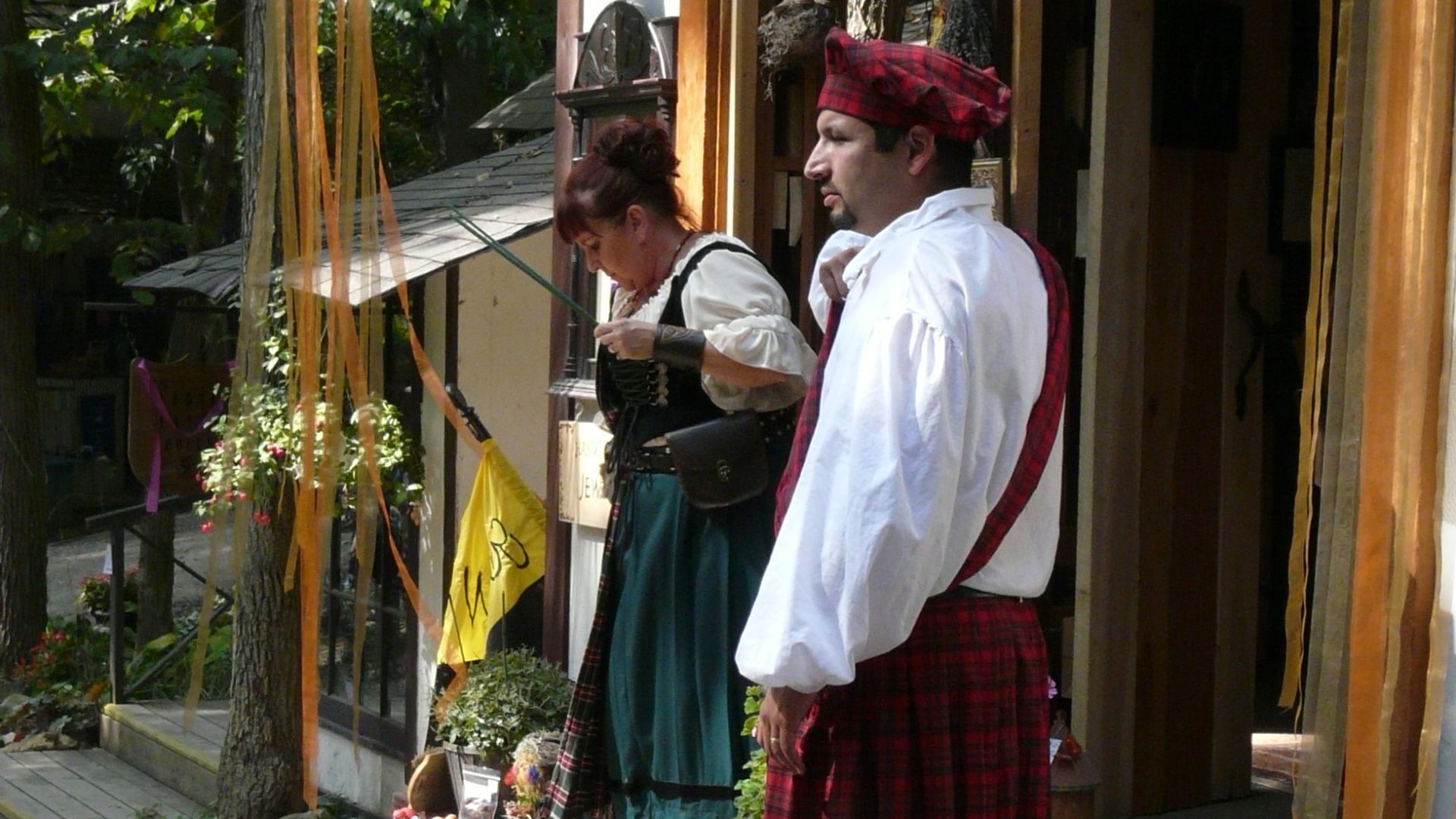 File:Renaissance fair - people 26.JPG