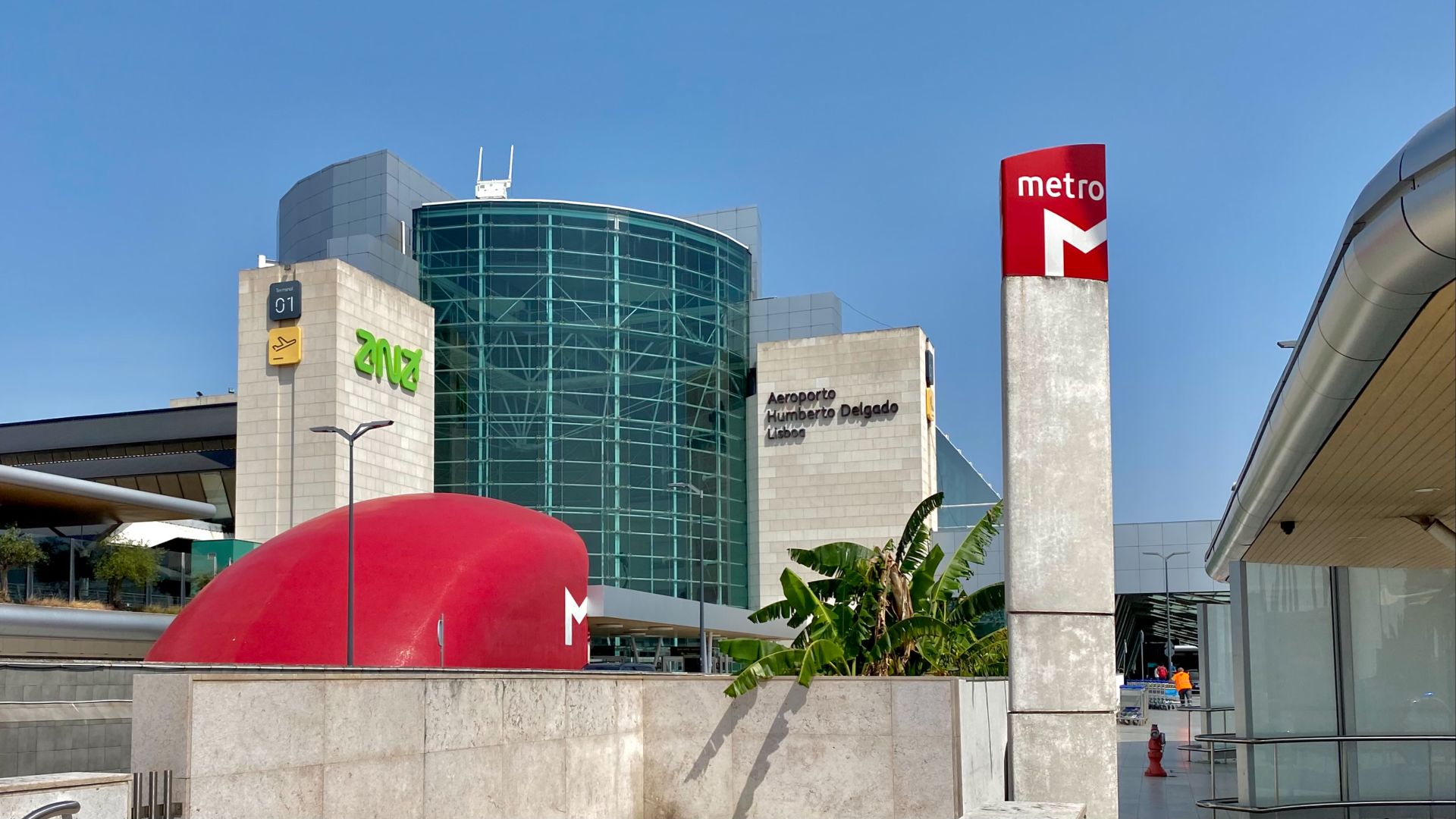 File:Infrastructure. Aeroporto Humberto Delgado (Portela Airport), Lisbon, Portugal (51324311456).jpg