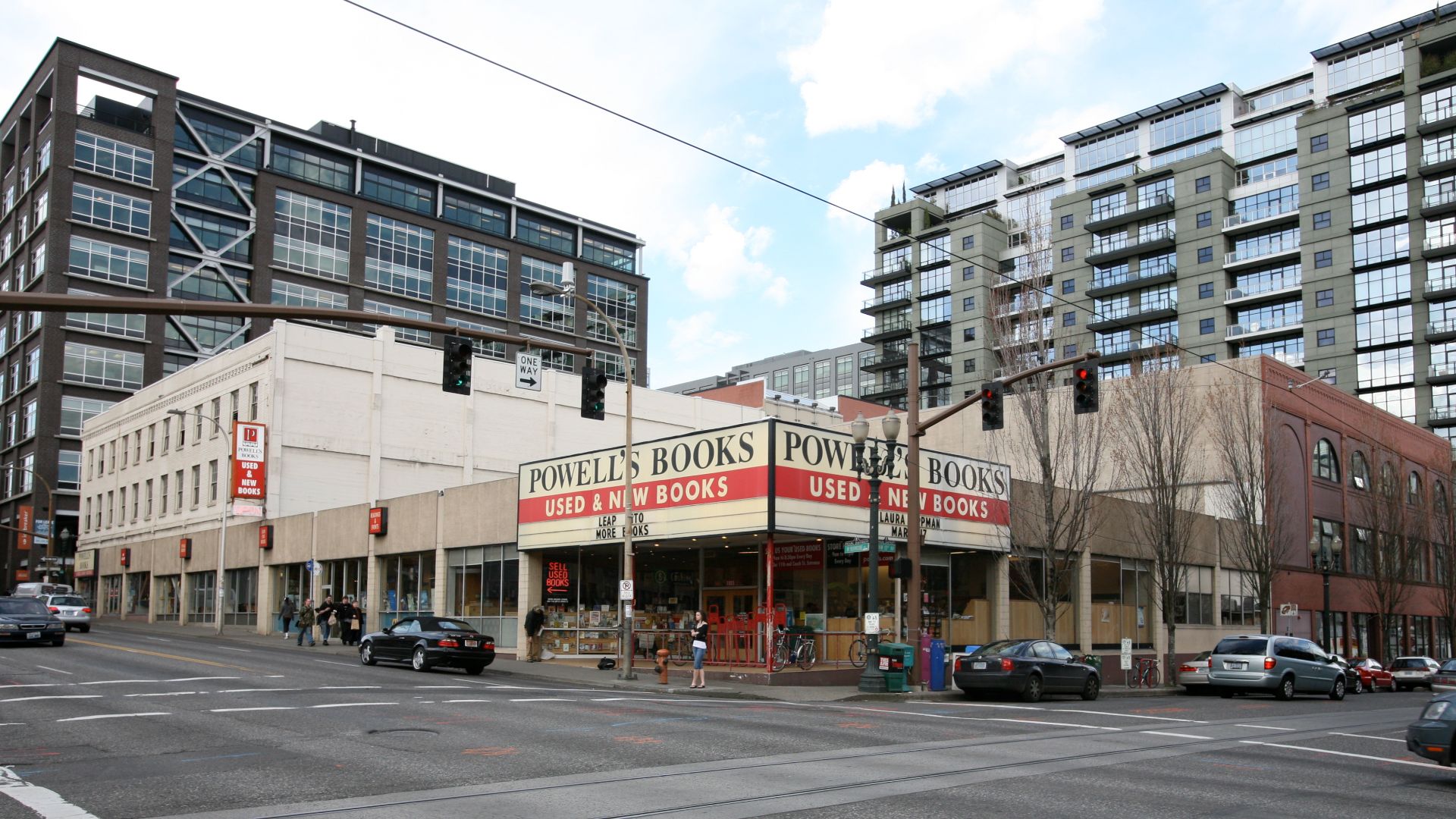 File:PowellsBookstore.jpg