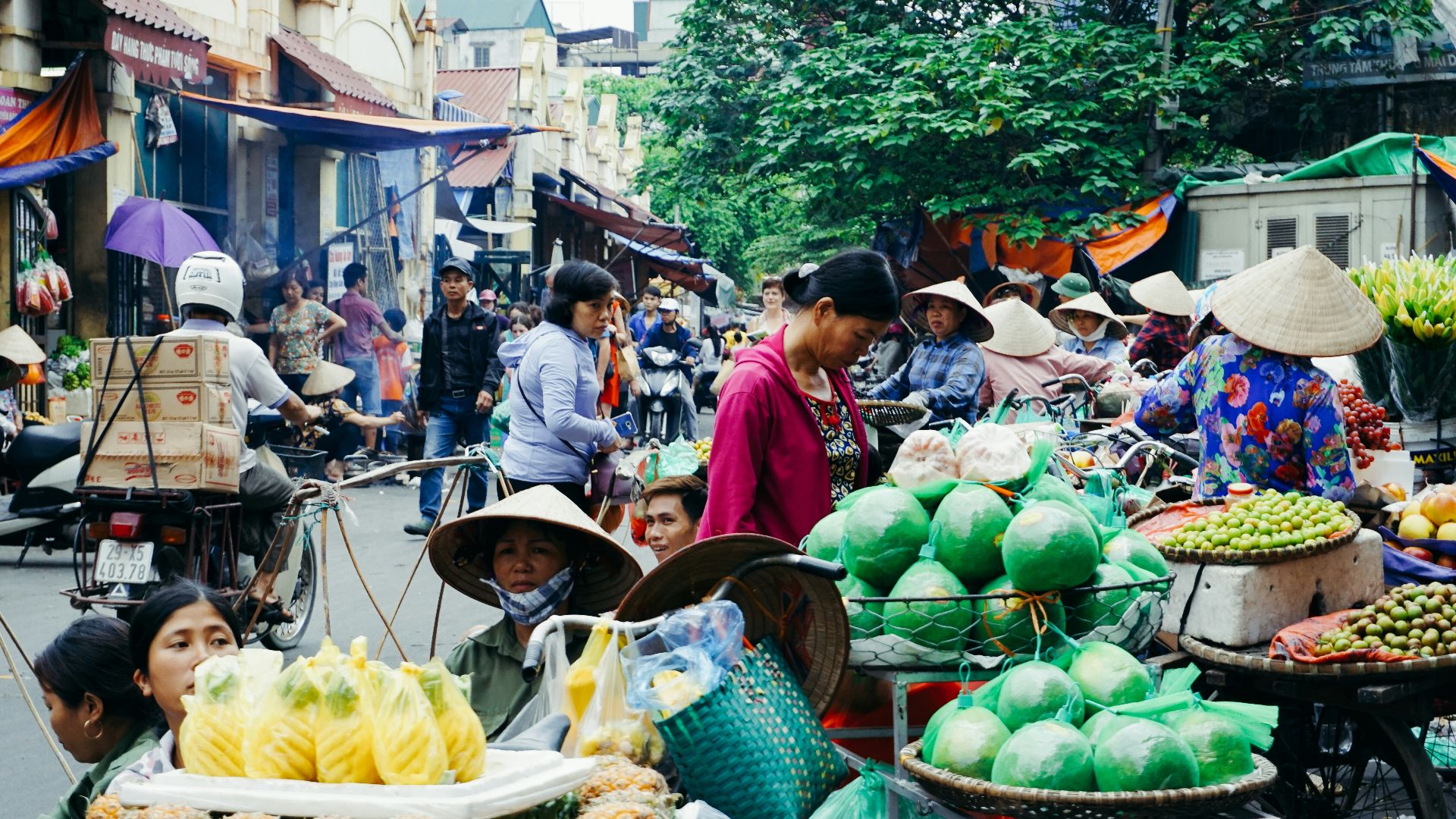 people in market during daytime