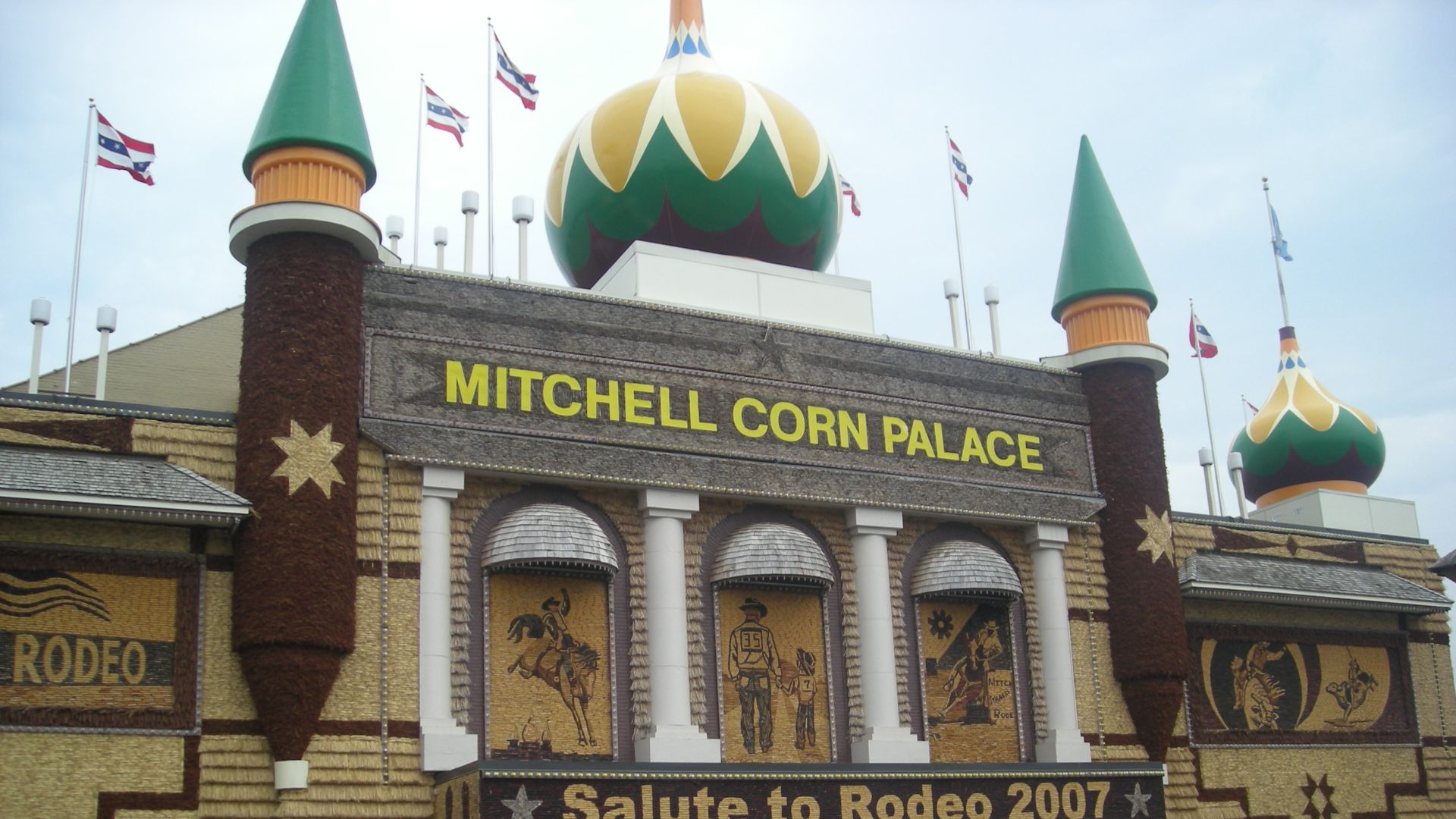 File:Mitchell Corn Palace July 2007.jpg