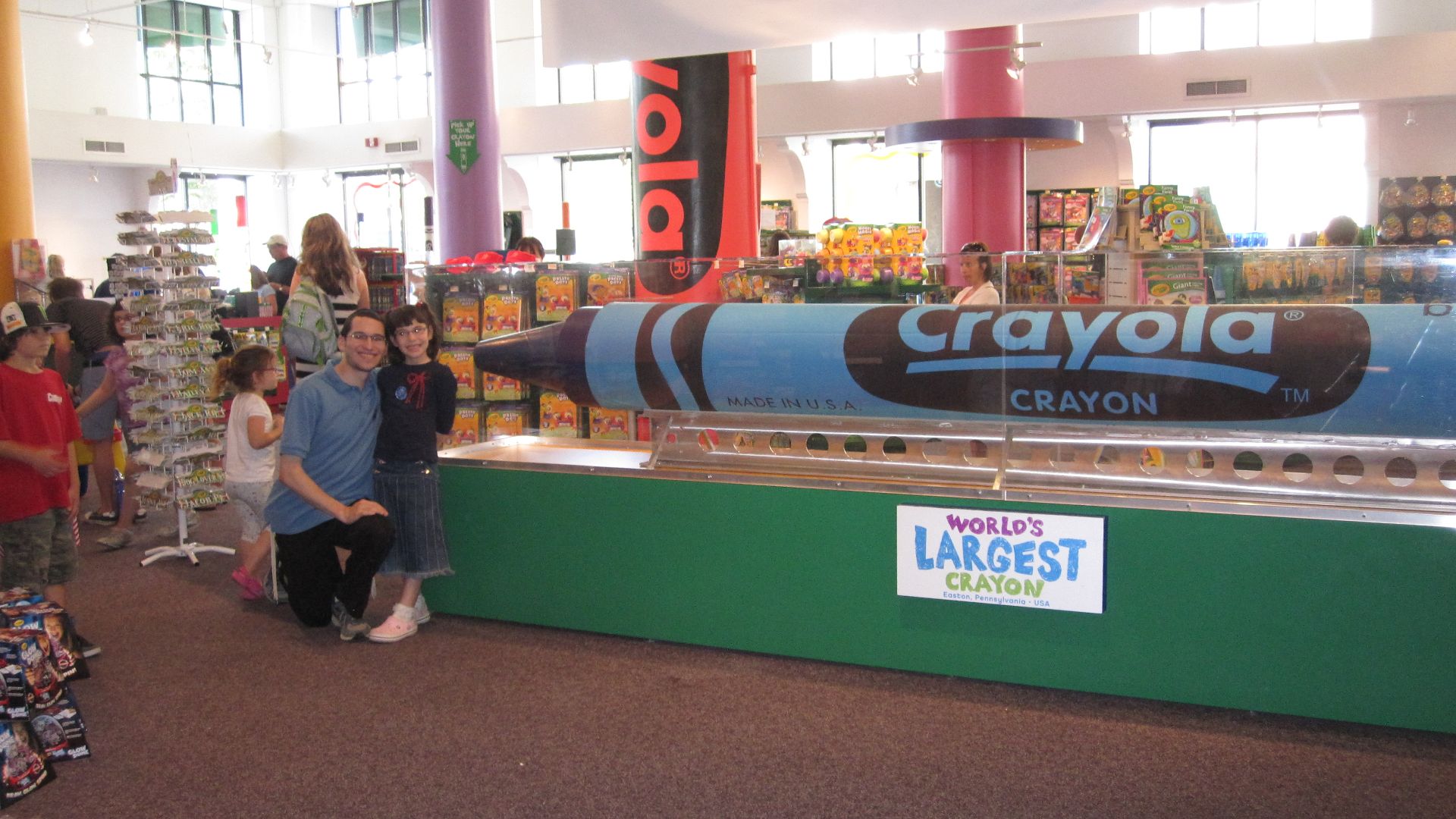 File:WorldsLargestCrayon.JPG
