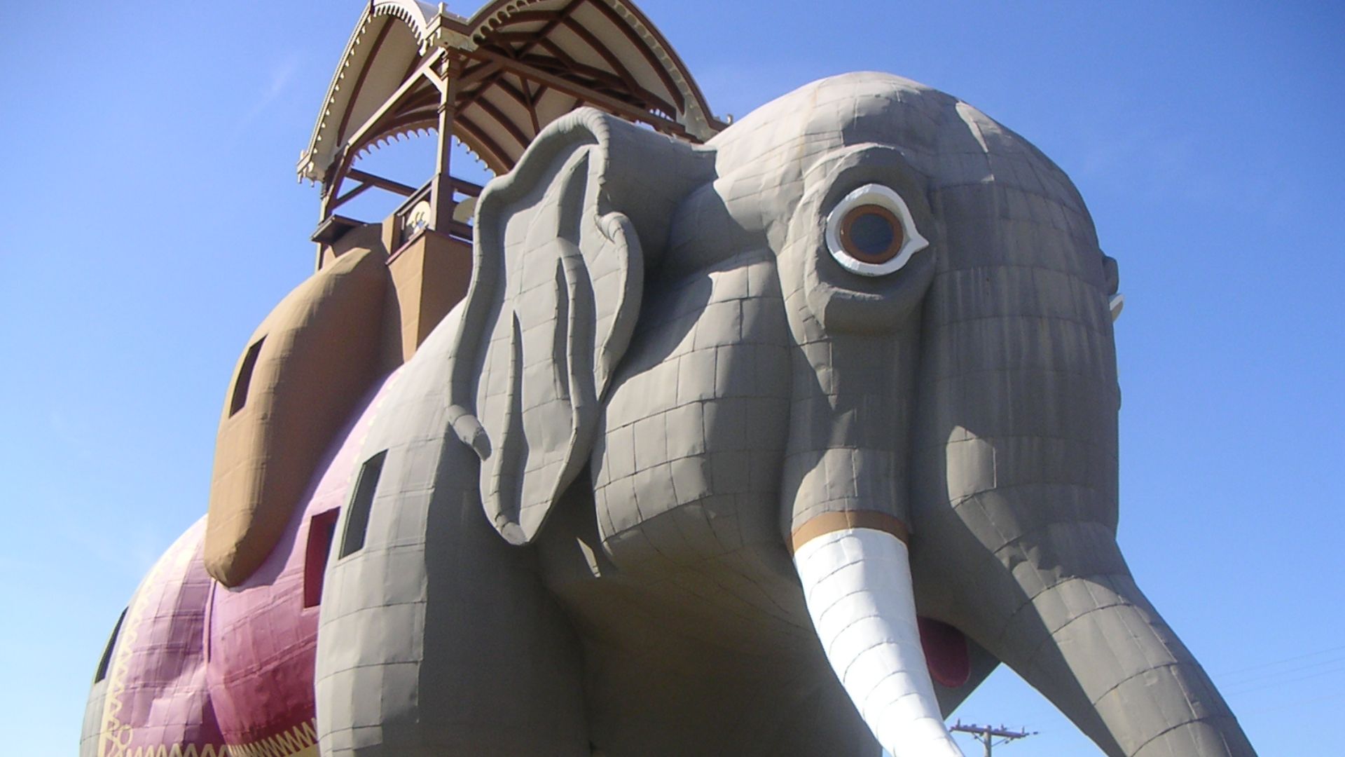 File:Lucy the Elephant.jpg