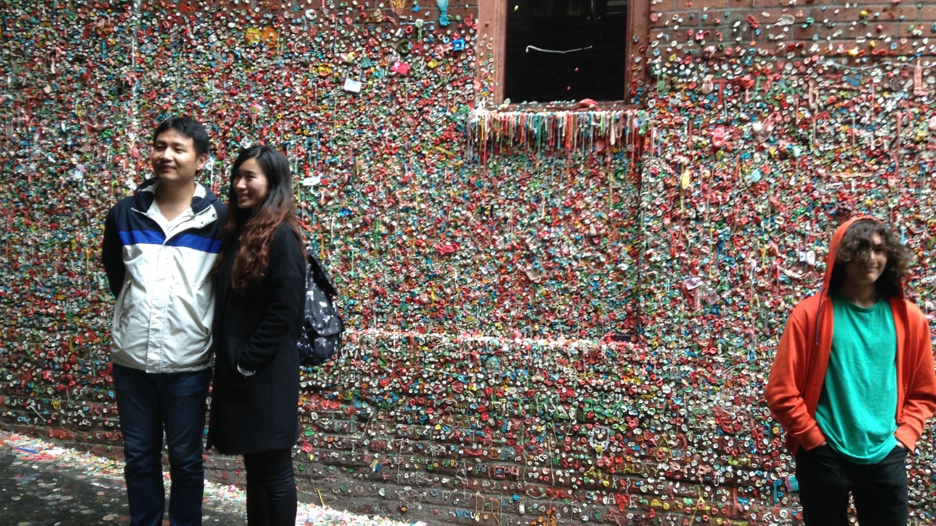 File:Gum Wall 03.jpg