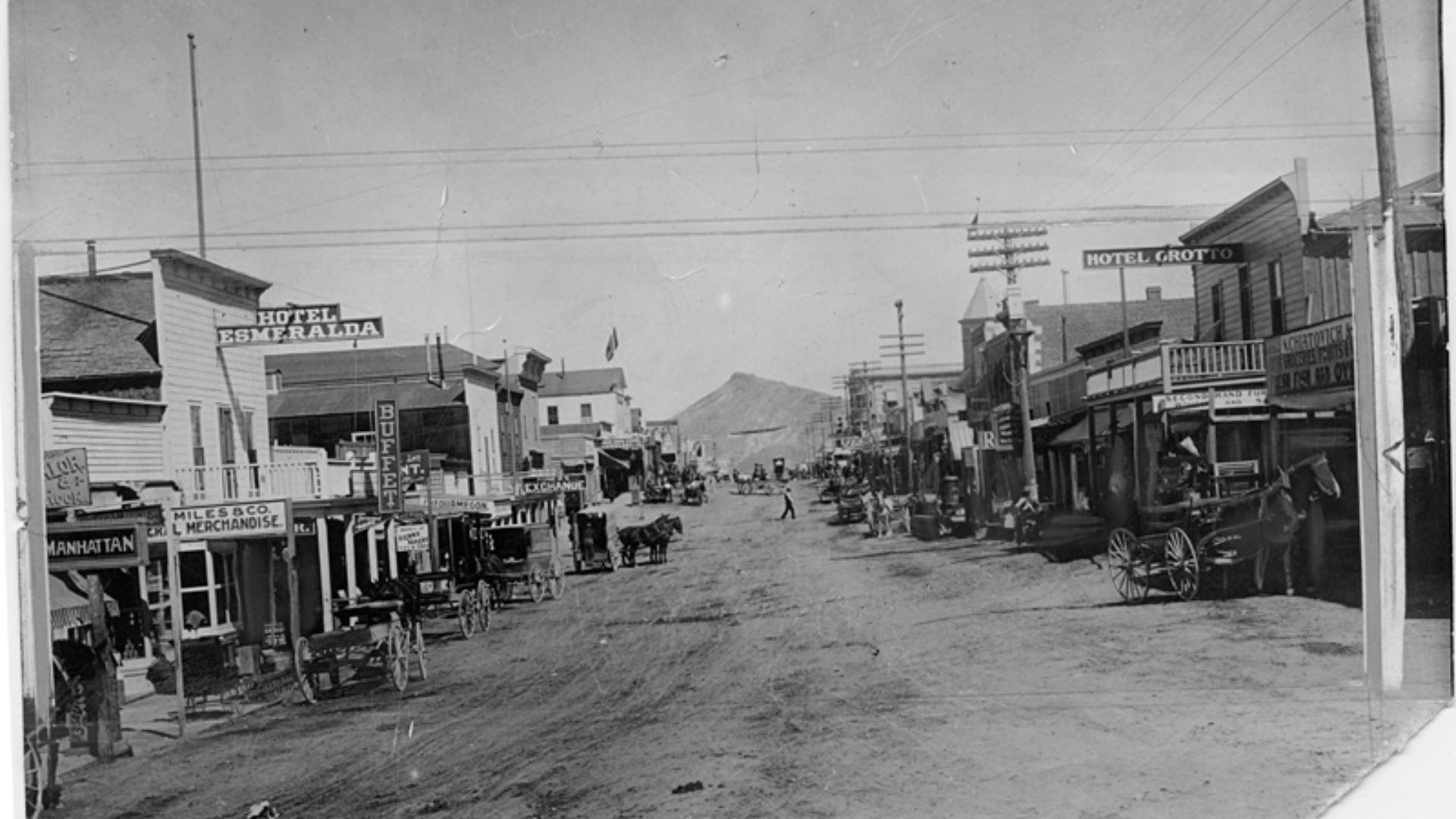 File:Main Street, Goldfield, Nevada, 1904.JPG