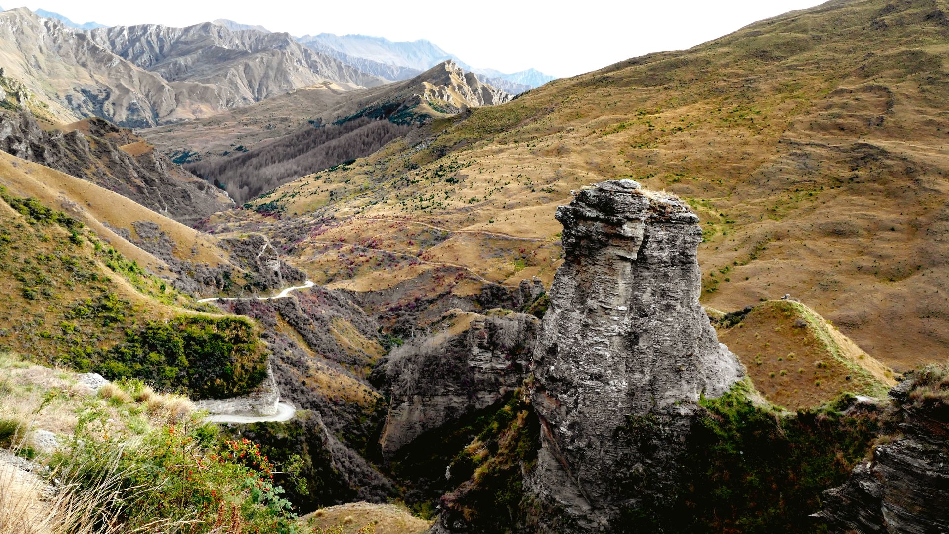 File:Road to Skippers Canyon. (49940037296).jpg